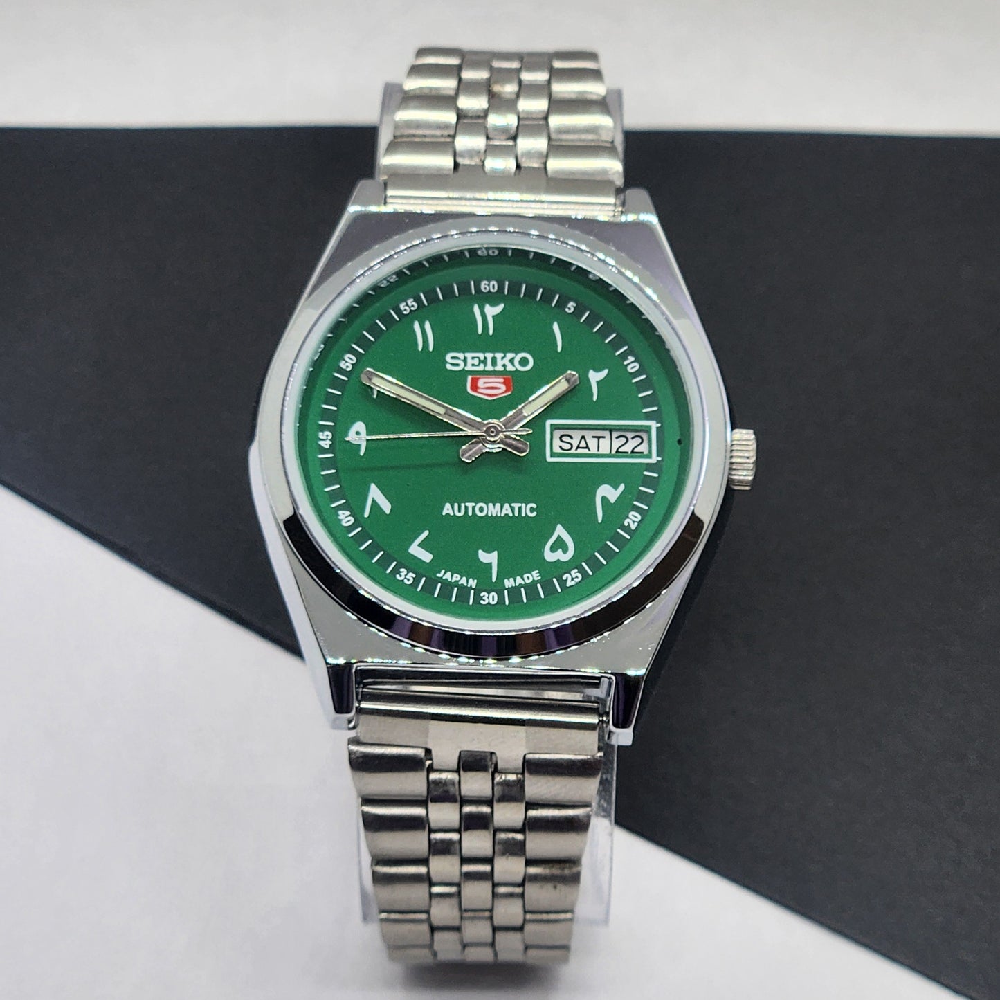 Vintage Mod Seiko 5 Automatic Arabic Green Face 6309A 17 Jewels Japan Men's Day-Date Wrist Watch F72