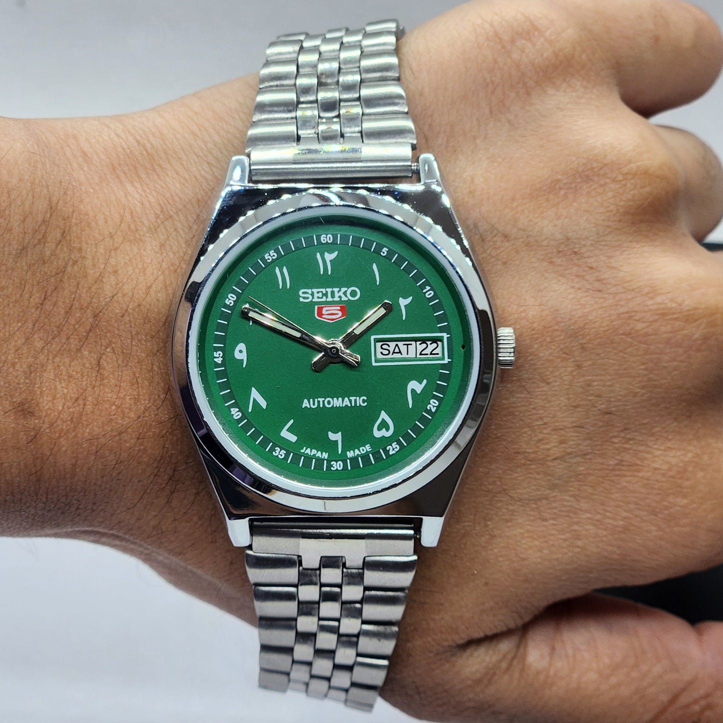 Vintage Mod Seiko 5 Automatic Arabic Green Face 6309A 17 Jewels Japan Men's Day-Date Wrist Watch F72