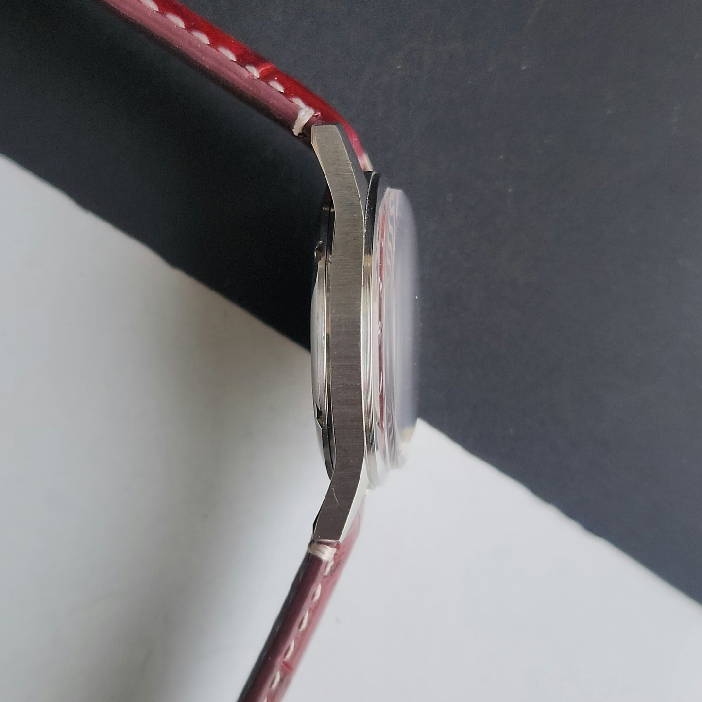 Vintage HMT Janata Urdu Hand Winding 17 Jewels Red Face Red Croco Leather Strap Men's Wrist Watch F82