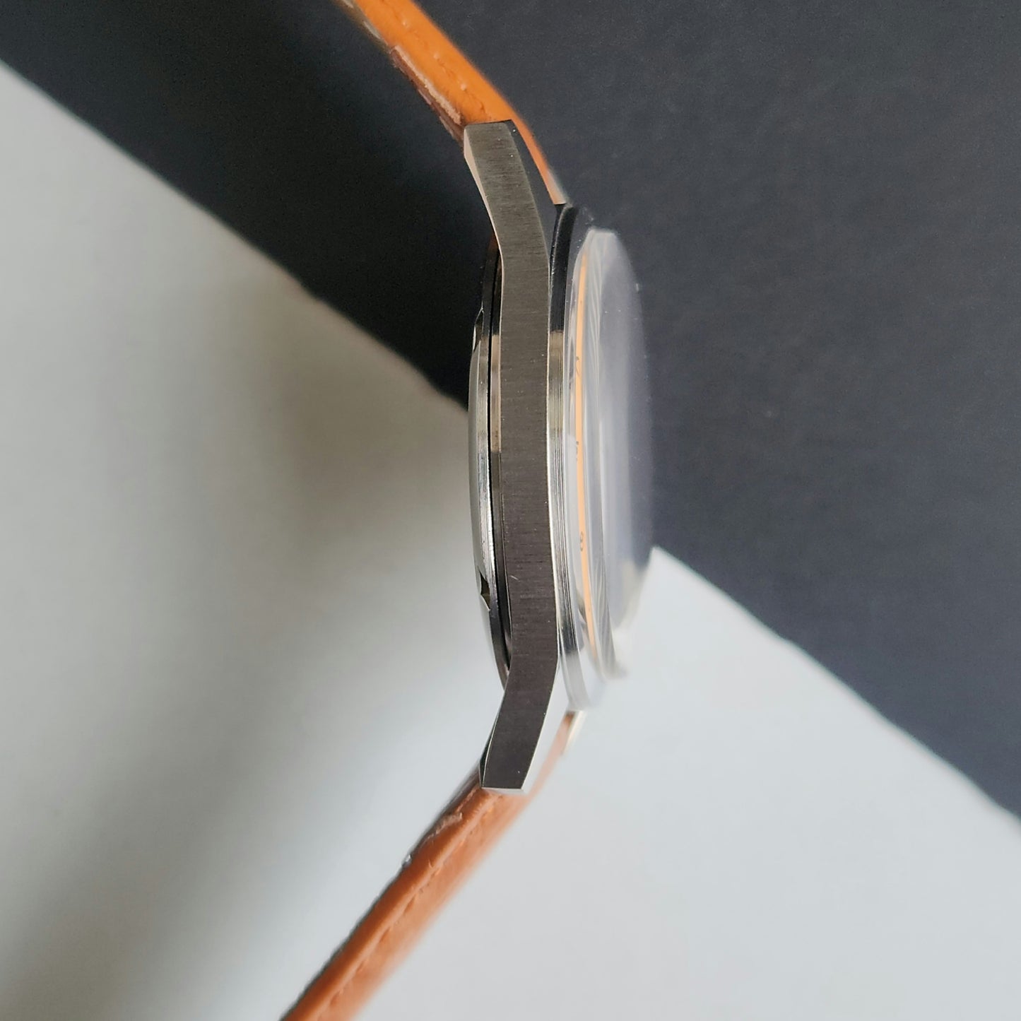 Vintage HMT Gandaberunda Hand Winding 17 Jewels Orange Face Brown Croco Leather Strap Men's Wrist Watch F90