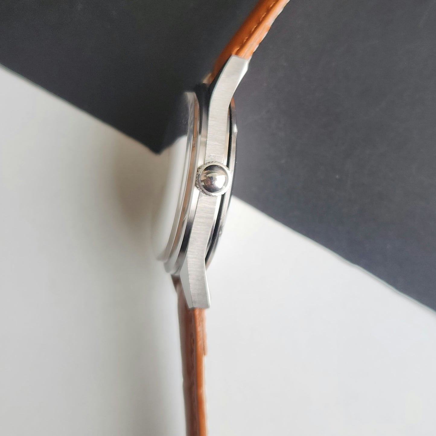 Vintage HMT Gandaberunda Hand Winding 17 Jewels Orange Face Brown Croco Leather Strap Men's Wrist Watch F90