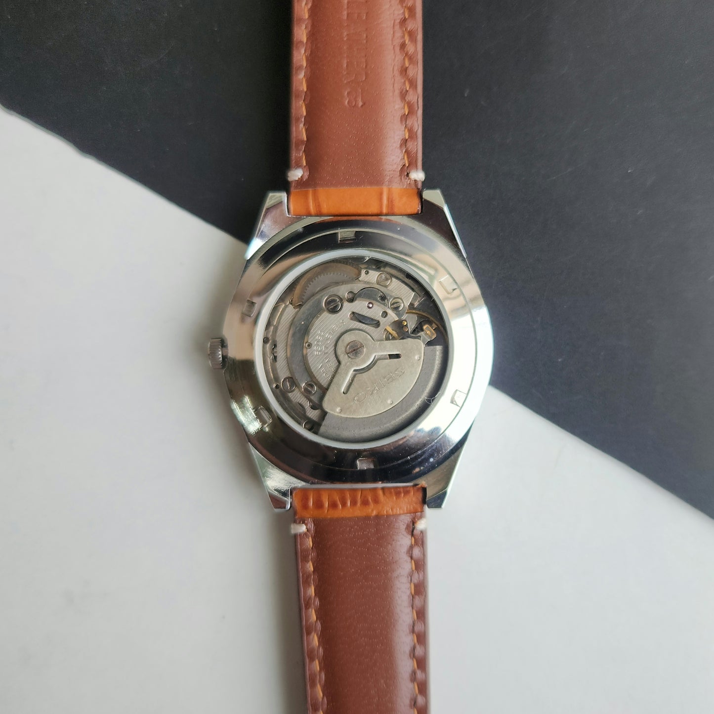 Vintage Mod Seiko 5 Automatic Arabic Golden Face 6309A 17 Jewels Brown Croco Leather Strap Day-Date Men's Wrist Watch F93