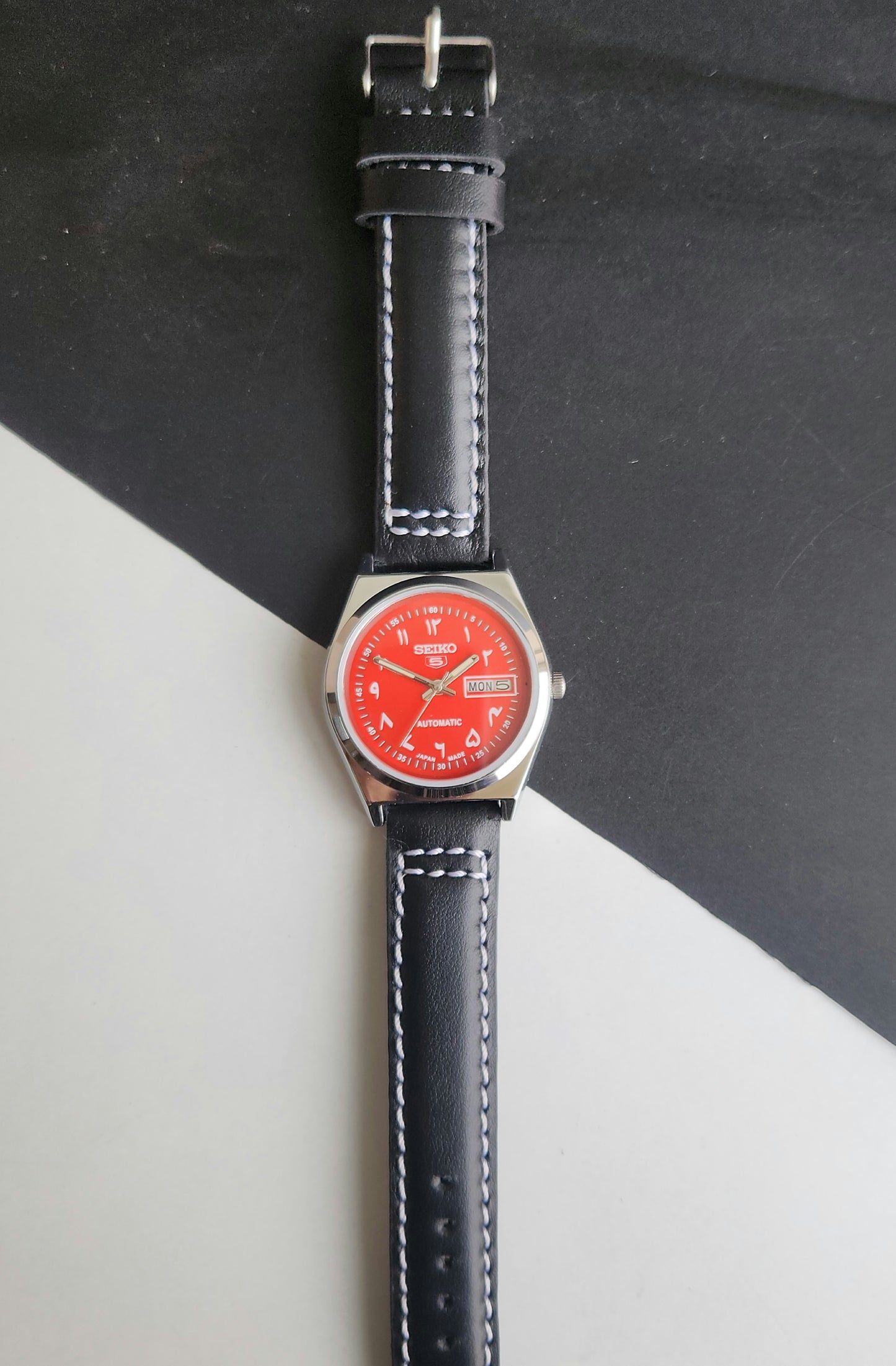 Vintage Mod Seiko 5 Automatic Arabic Red Face 6319A 21 Jewels Black Croco Leather Strap Day-Date Men's Wrist Watch F95