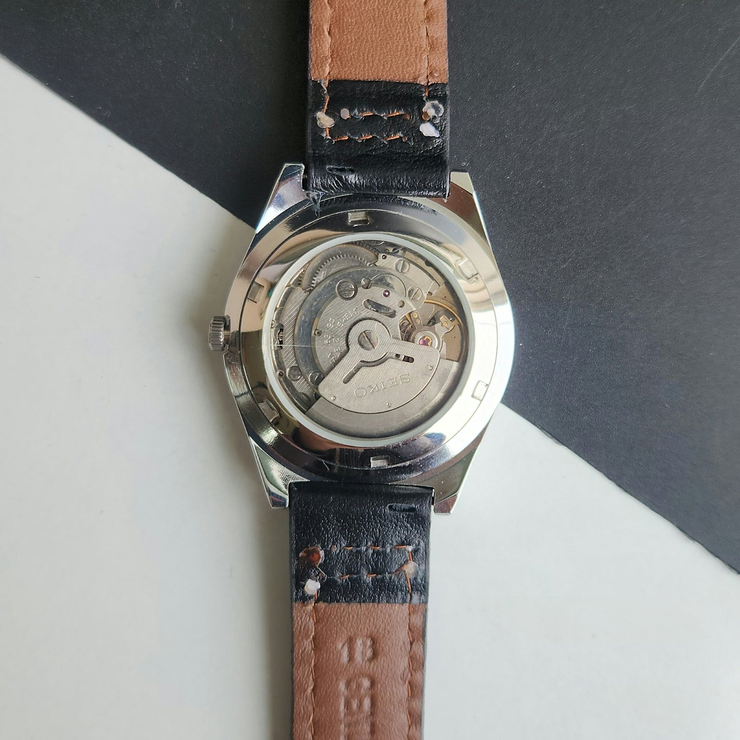 Vintage Mod Seiko 5 Automatic Arabic Red Face 6319A 21 Jewels Black Croco Leather Strap Day-Date Men's Wrist Watch F95