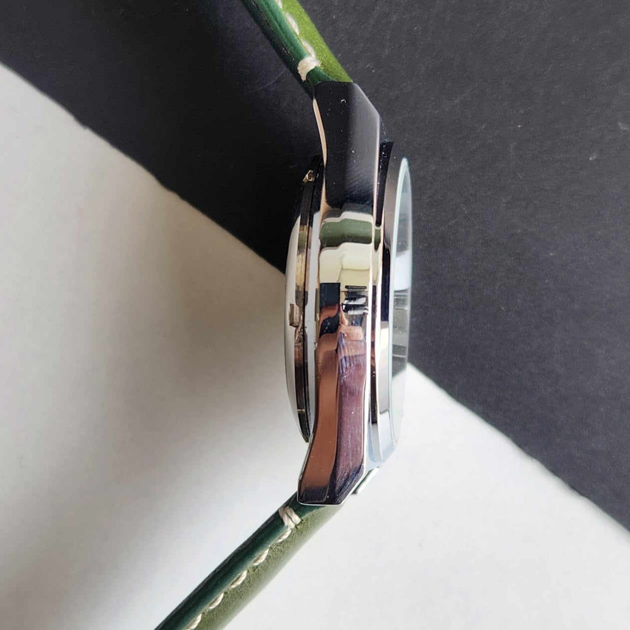 Vintage Mod Seiko 5 Automatic Arabic Green Face 6309A 17 Jewels Brown Leather Strap Day-Date Men's Wrist Watch F94