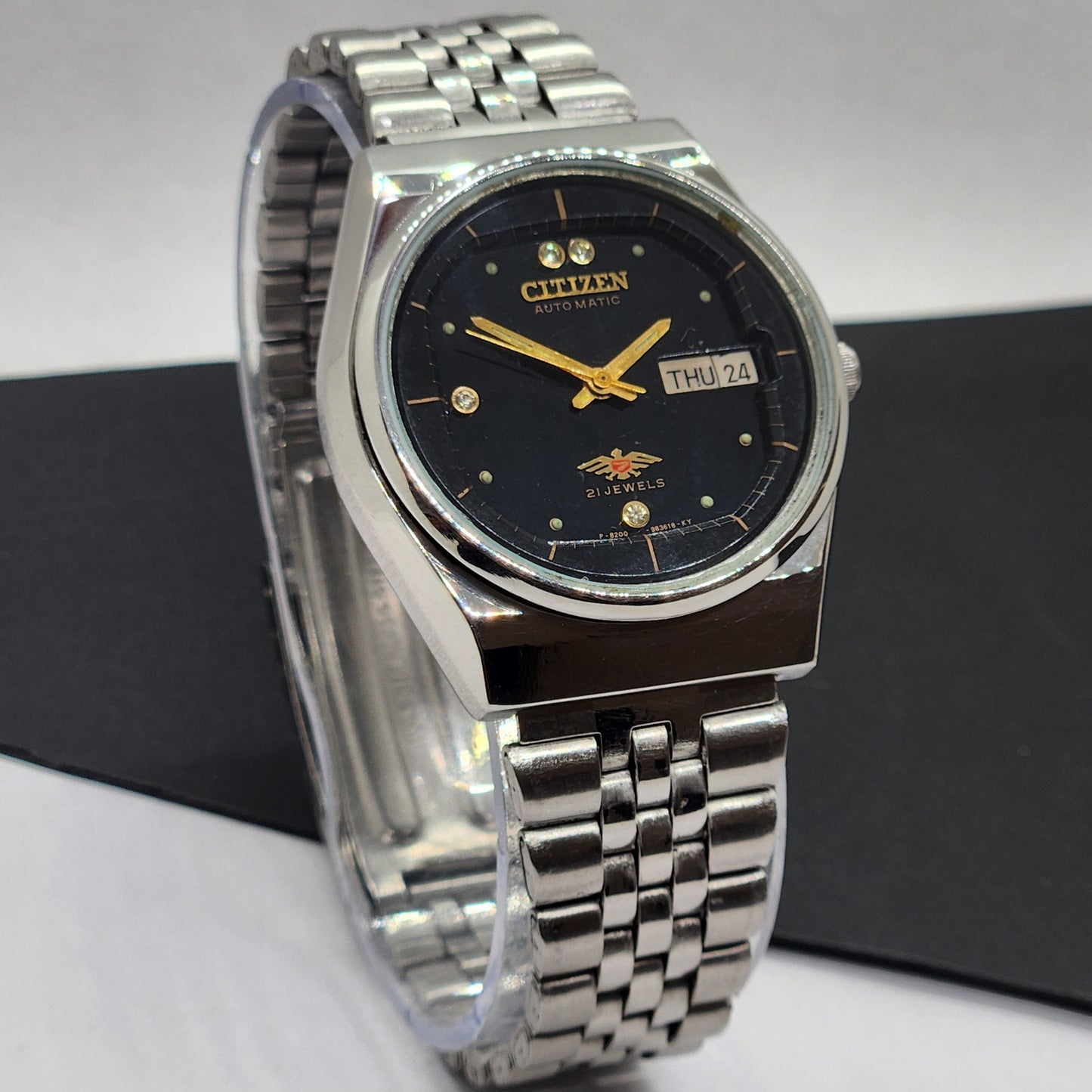 Vintage 1987 Original Citizen Automatic Cal. 8200 Black Face 21 Jewels Day-Date Japanese Men's Wrist Watch EG44