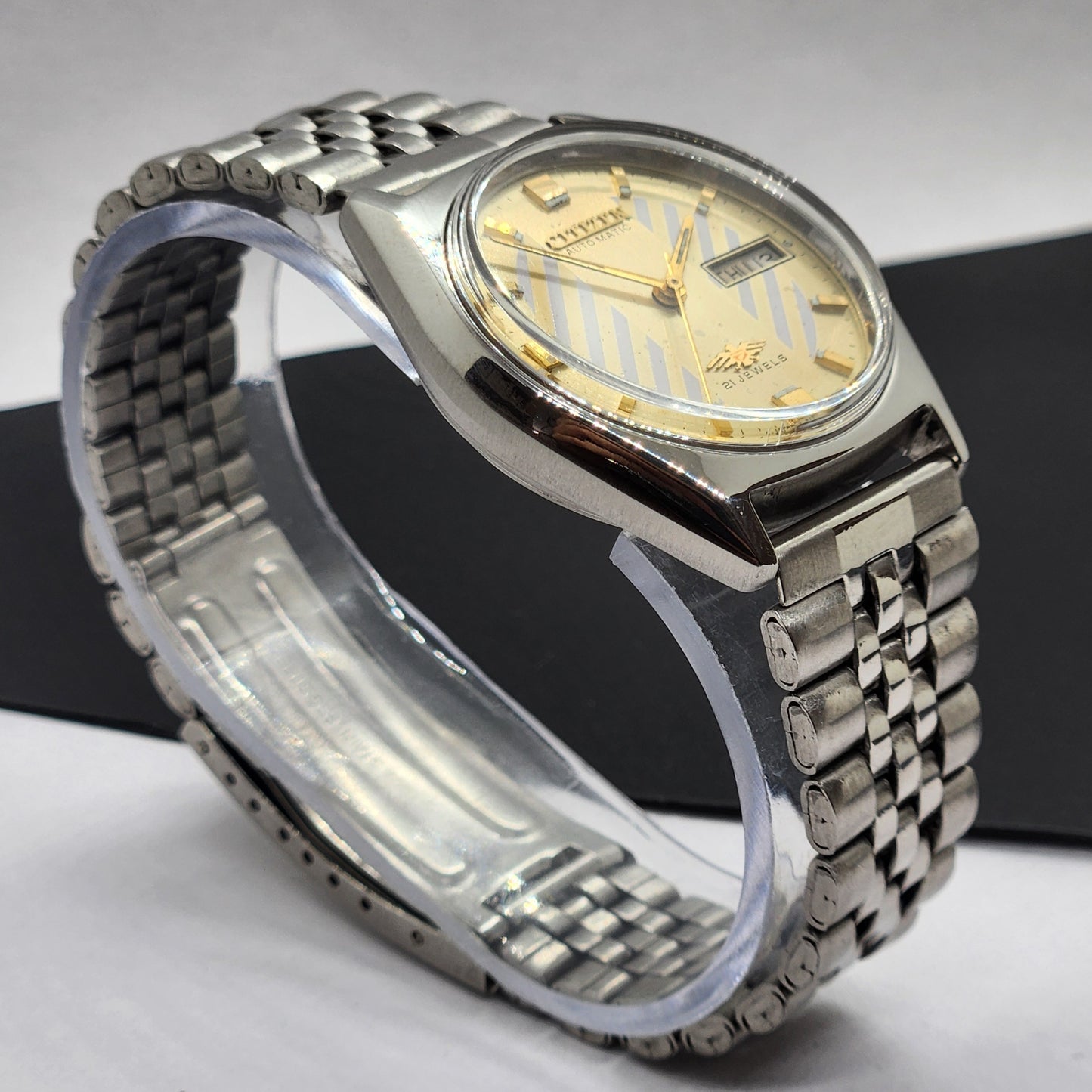 Vintage 1987 Original Citizen Automatic Cal. 8200 Golden Face 21 Jewels Day-Date Japanese Men's Wrist Watch EG45