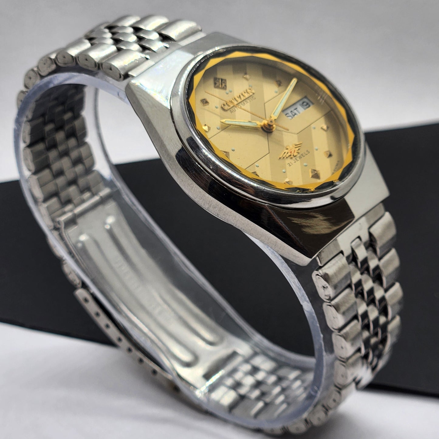 Vintage 1989 Original Citizen Automatic Cal. 8200 Golden Face 21 Jewels Day-Date Japanese Men's Wrist Watch EG46