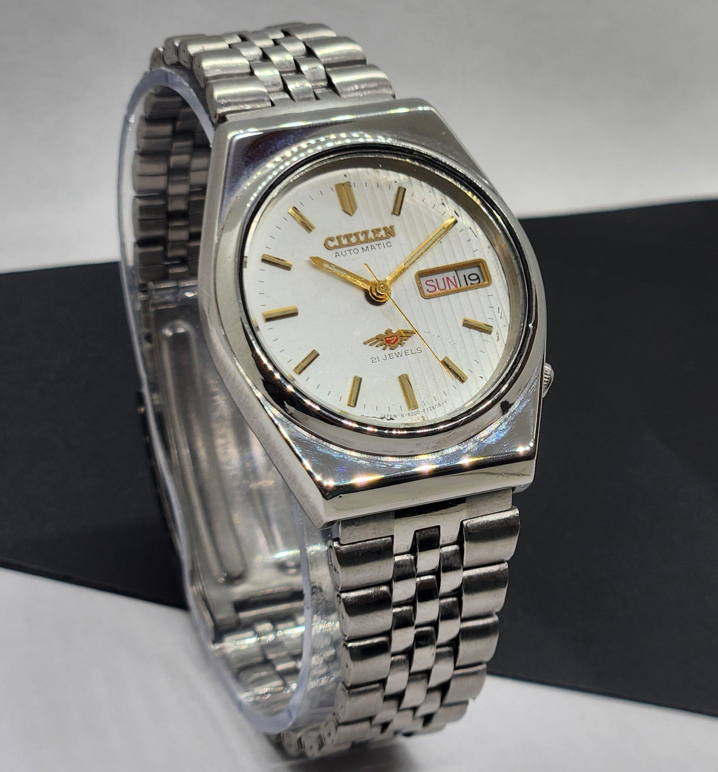 Vintage 1988 Original Citizen Automatic Cal. 8200 White Face 21 Jewels Day-Date Japanese Men's Wrist Watch EG50