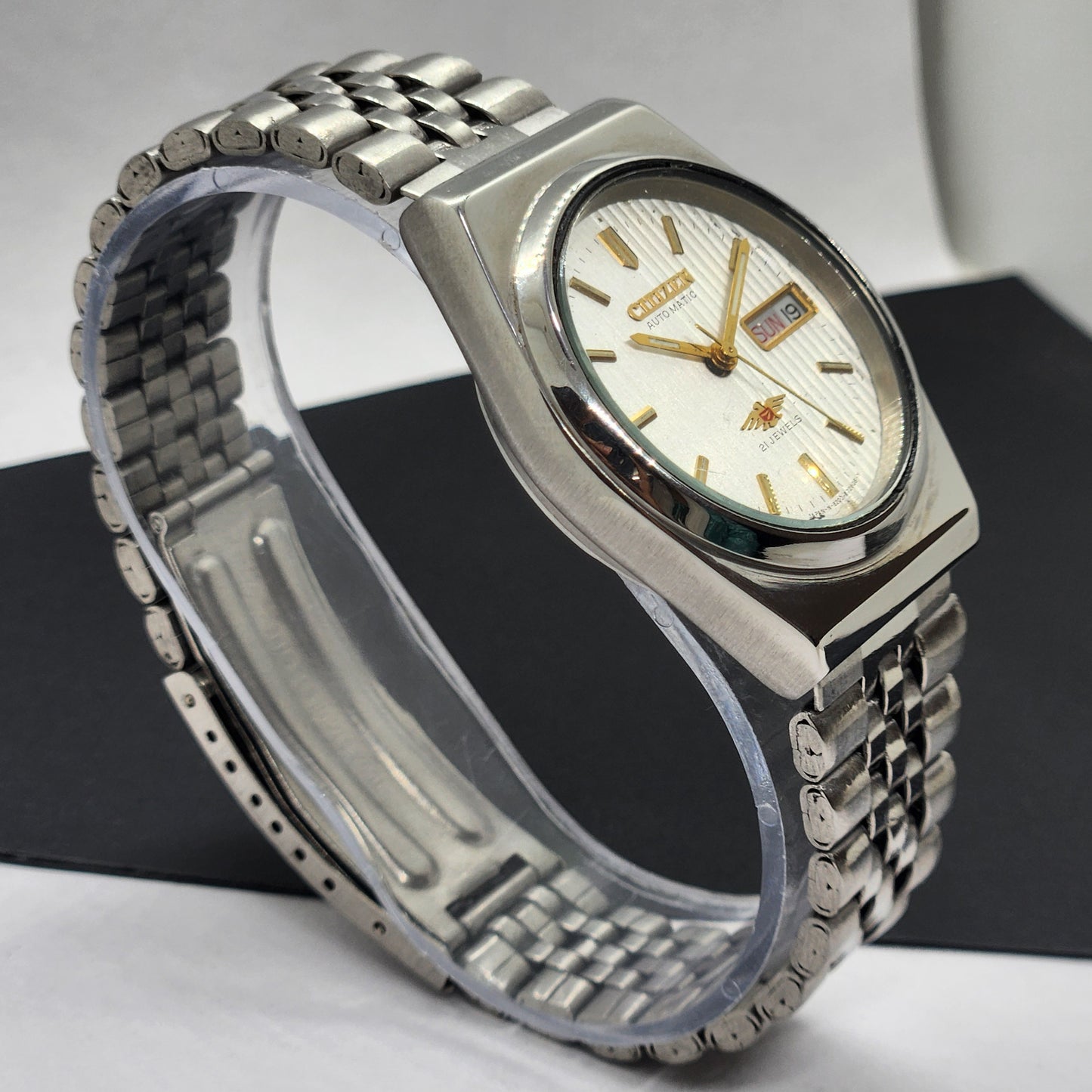 Vintage 1988 Original Citizen Automatic Cal. 8200 White Face 21 Jewels Day-Date Japanese Men's Wrist Watch EG50