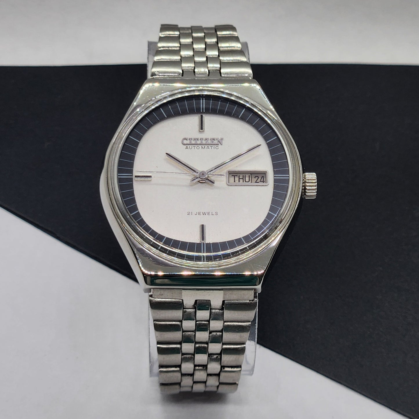 Vintage 1981 Original Citizen Automatic Cal. 8200 White Face 21 Jewels Day-Date Japanese Men's Wrist Watch EG57