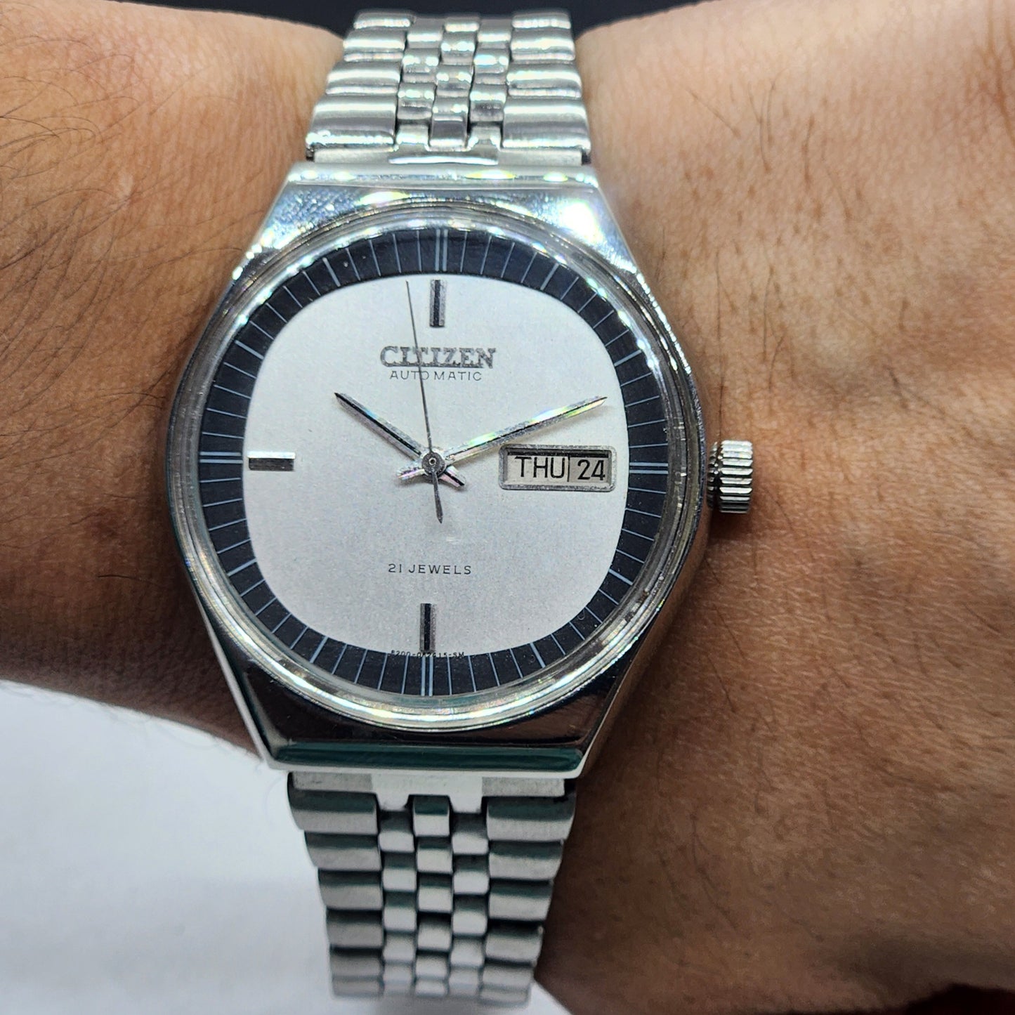 Vintage 1981 Original Citizen Automatic Cal. 8200 White Face 21 Jewels Day-Date Japanese Men's Wrist Watch EG57