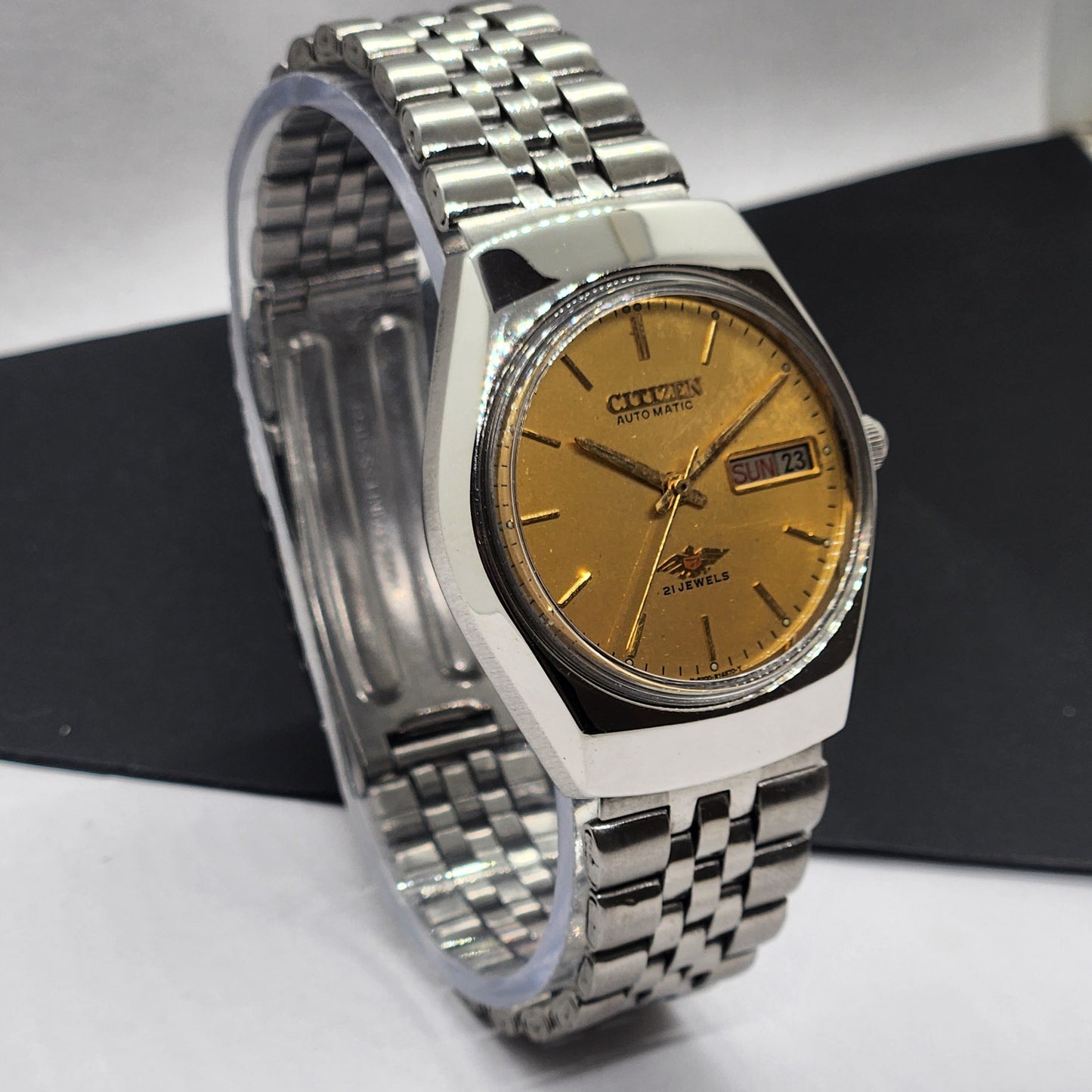 Vintage 1978 Original Citizen Automatic Cal. 8200 Golden Face 21 Jewels Day-Date Japanese Men's Wrist Watch EG60