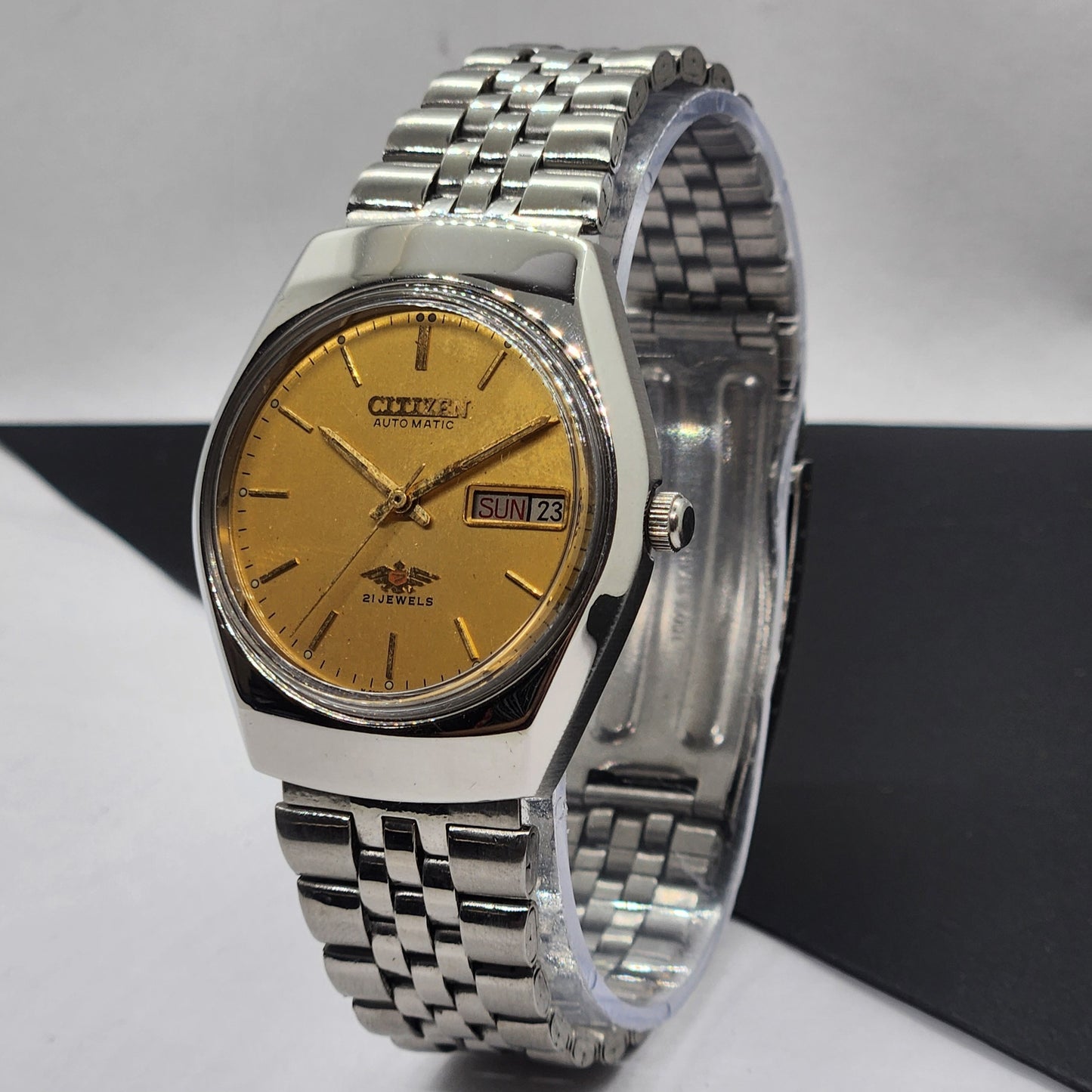 Vintage 1978 Original Citizen Automatic Cal. 8200 Golden Face 21 Jewels Day-Date Japanese Men's Wrist Watch EG60