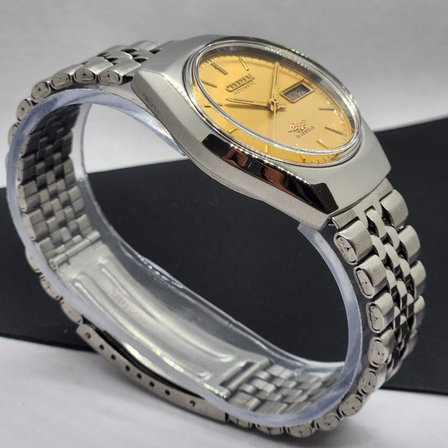 Vintage 1978 Original Citizen Automatic Cal. 8200 Golden Face 21 Jewels Day-Date Japanese Men's Wrist Watch EG60