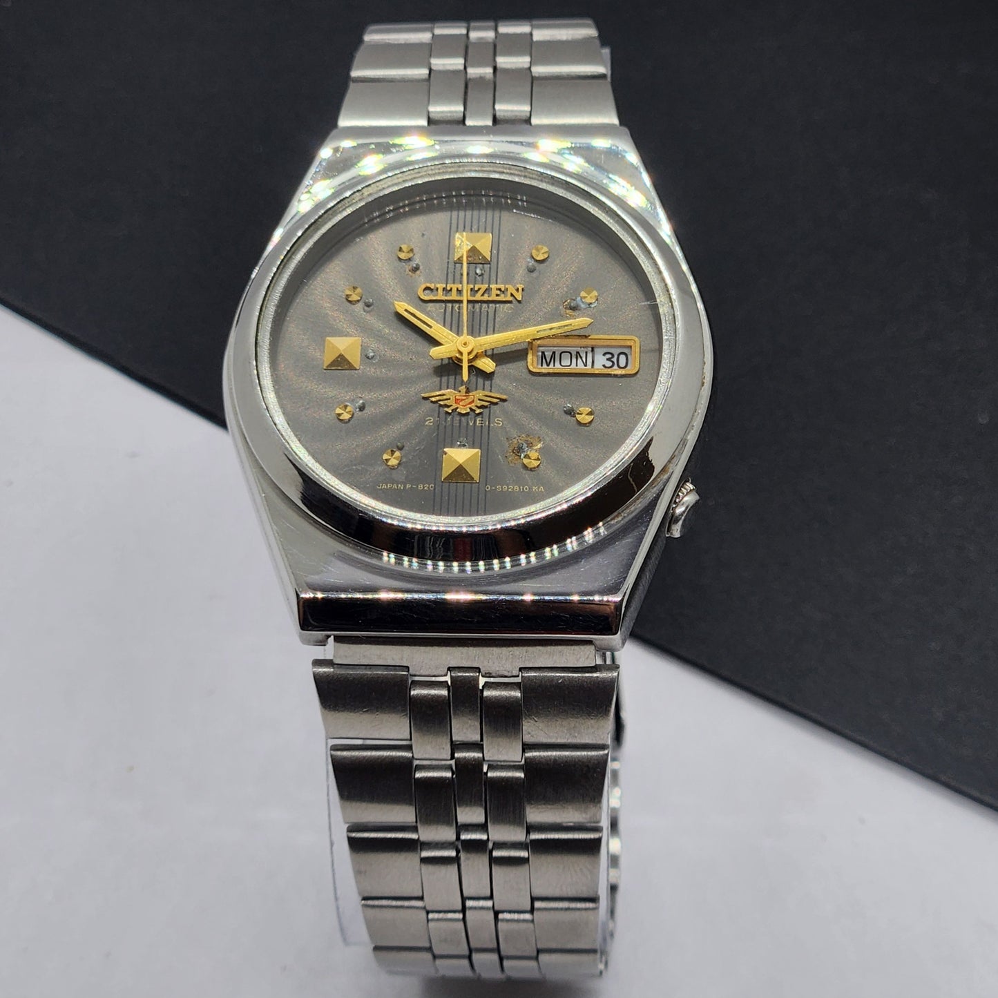 Vintage 1976 Original Citizen Automatic Cal. 8200 Gray Face 21 Jewels Day-Date Japanese Men's Wrist Watch EG62