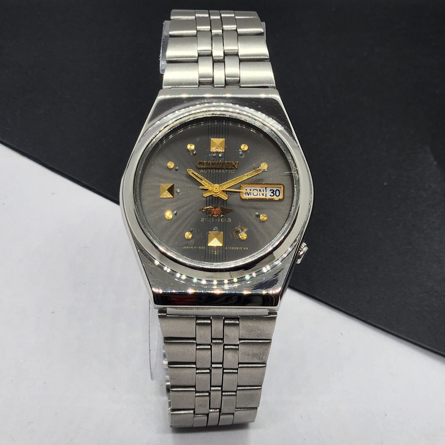 Vintage 1976 Original Citizen Automatic Cal. 8200 Gray Face 21 Jewels Day-Date Japanese Men's Wrist Watch EG62