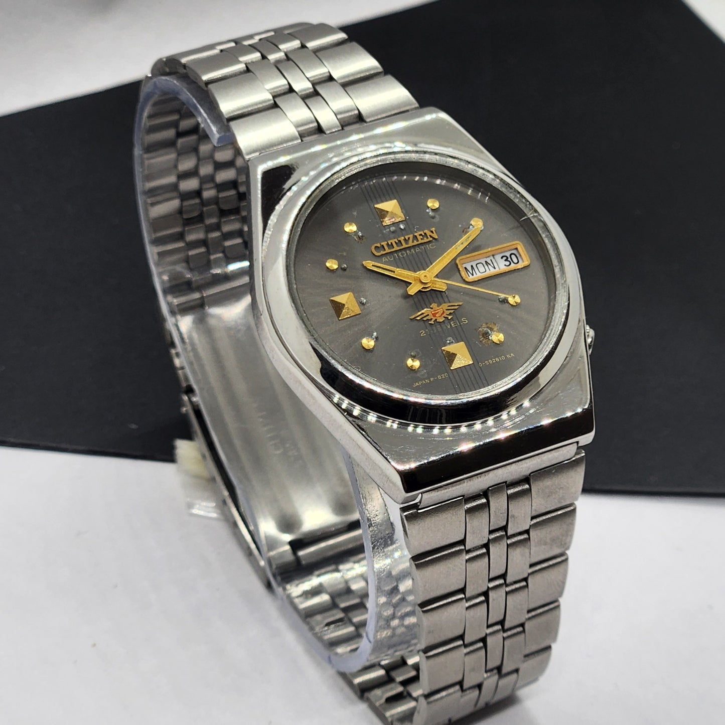 Vintage 1976 Original Citizen Automatic Cal. 8200 Gray Face 21 Jewels Day-Date Japanese Men's Wrist Watch EG62