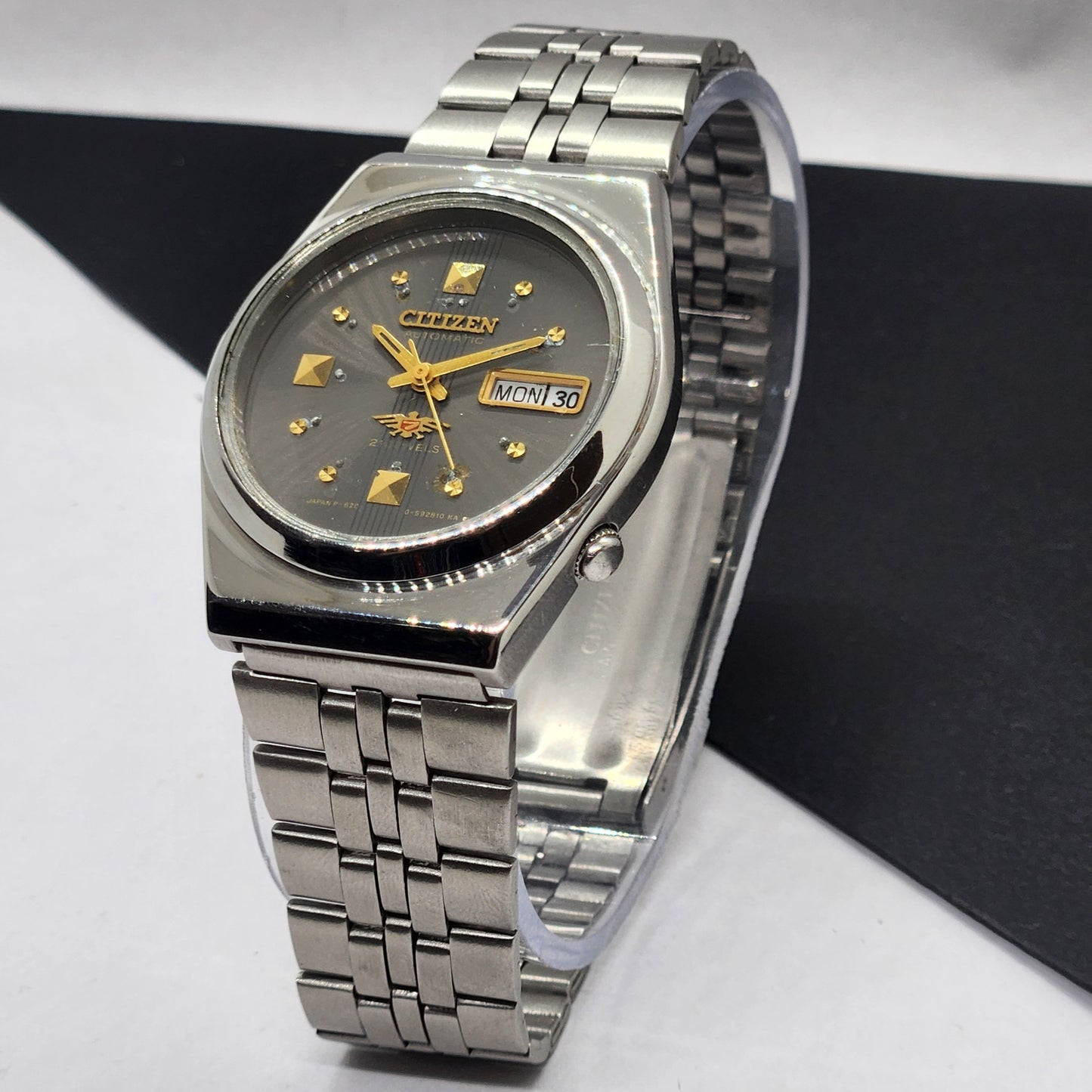 Vintage 1976 Original Citizen Automatic Cal. 8200 Gray Face 21 Jewels Day-Date Japanese Men's Wrist Watch EG62