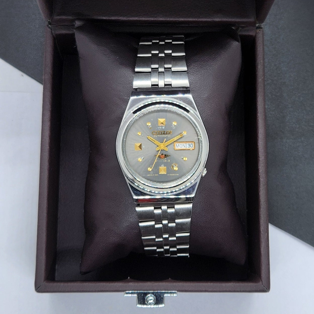 Vintage 1976 Original Citizen Automatic Cal. 8200 Gray Face 21 Jewels Day-Date Japanese Men's Wrist Watch EG62