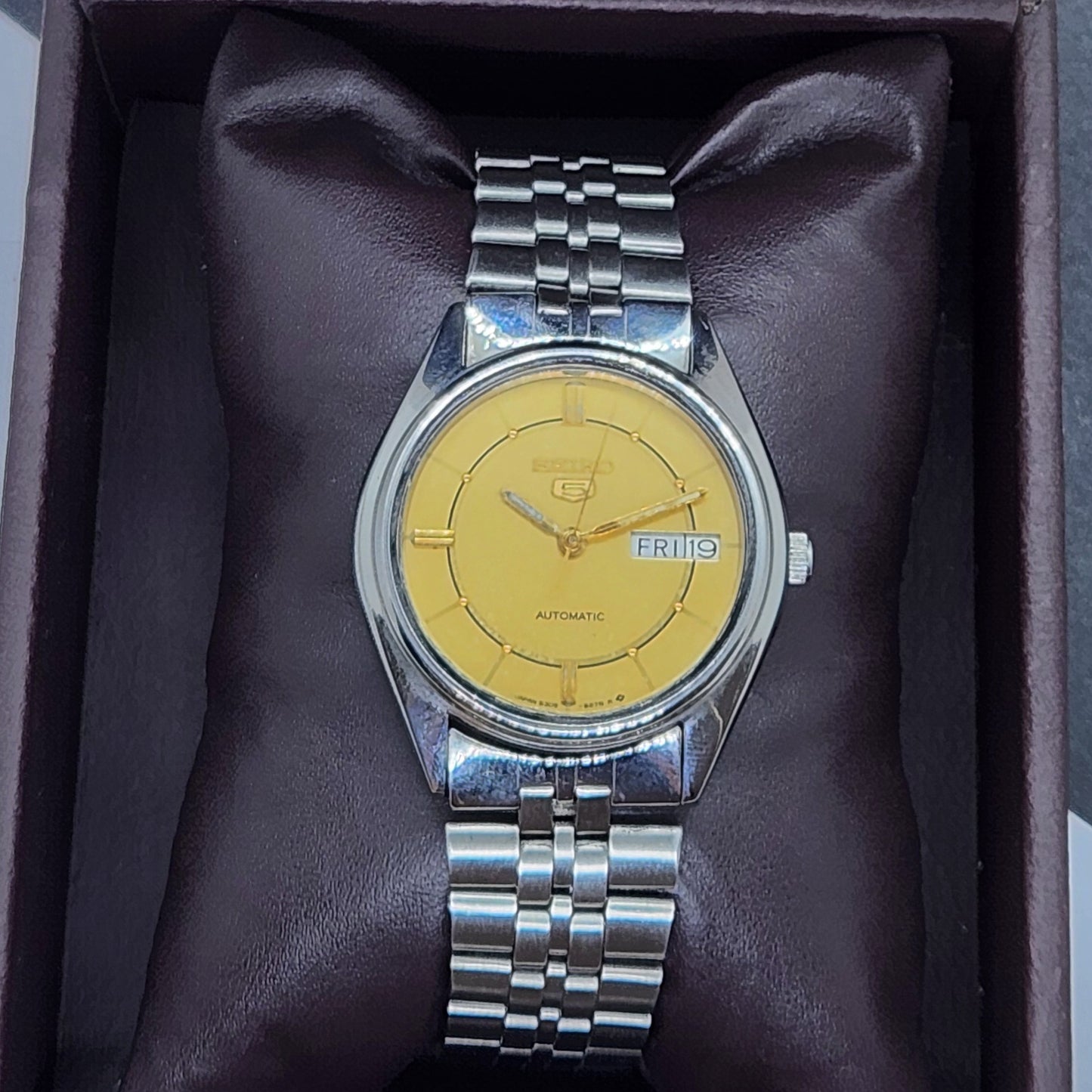 Vintage 1977 Original Seiko 5 Automatic 6309-6240 Golden Face 17 Jewels Day-Date Japanese Men's Wrist Watch EG72