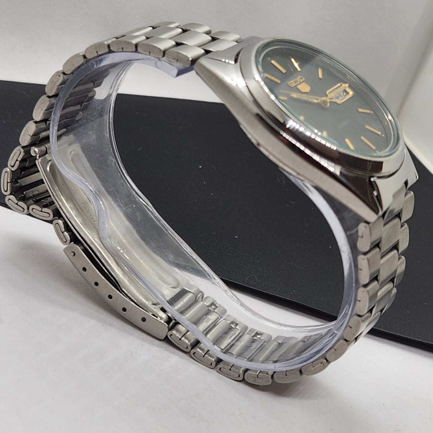Vintage 1985 Original Seiko 5 Automatic 7009-3041 Black Face 17 Jewels Day-Date Japanese Men's Wrist Watch EG74