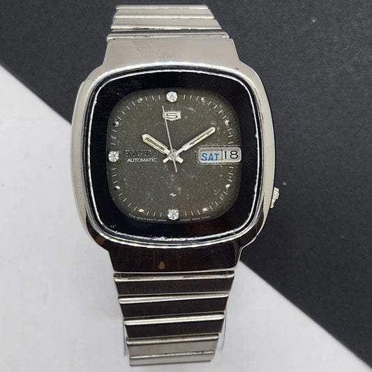 Vintage 1981 Original Seiko 5 Automatic 7009-5150 Gray Face 17 Jewels Day-Date Japanese Men's Wrist Watch EG70