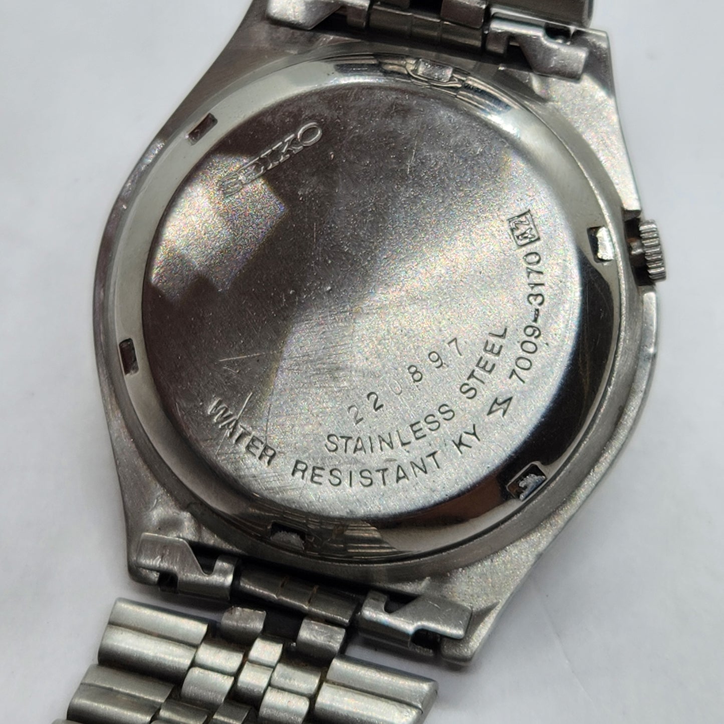 Vintage 1982 Original Seiko 5 Automatic 7009-3170 Black Face 17 Jewels Day-Date Japanese Men's Wrist Watch EG74