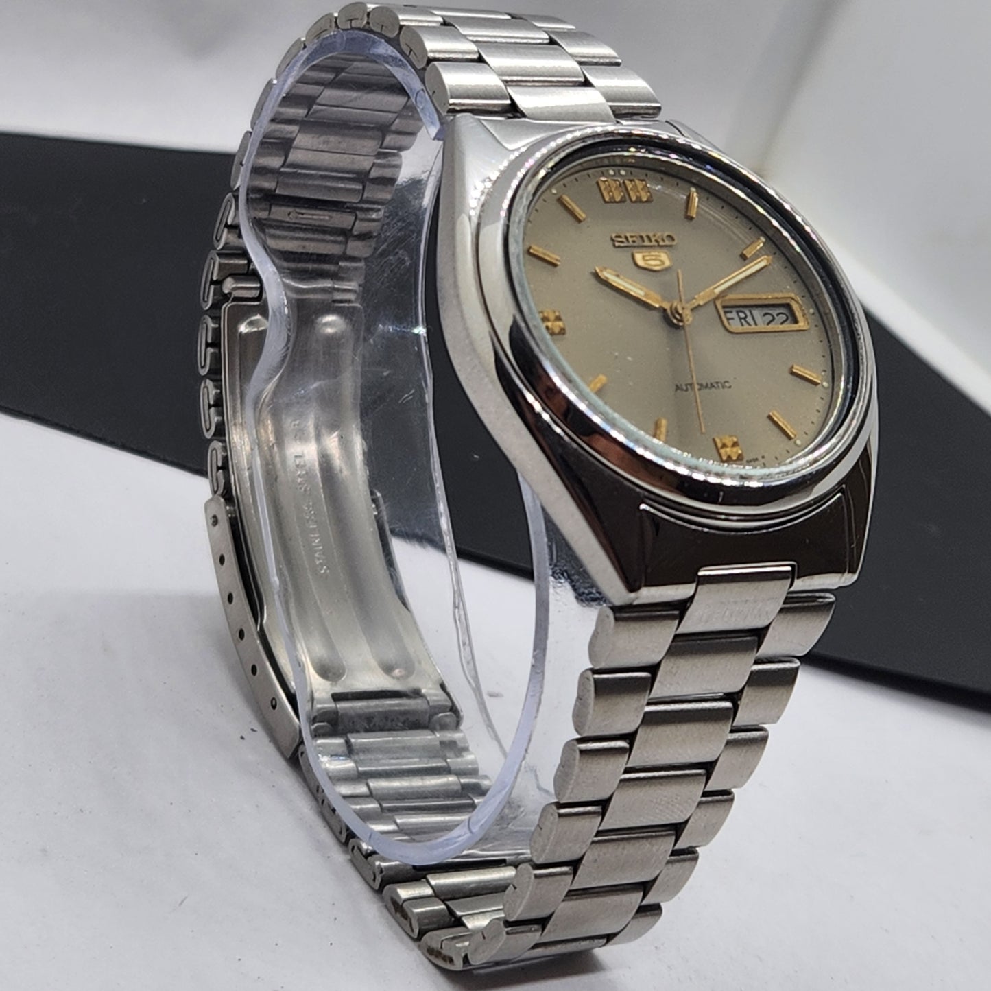 Vintage 1982 Original Seiko 5 Automatic 7009-3040 Grey Face 17 Jewels Day-Date Japanese Men's Wrist Watch EG75