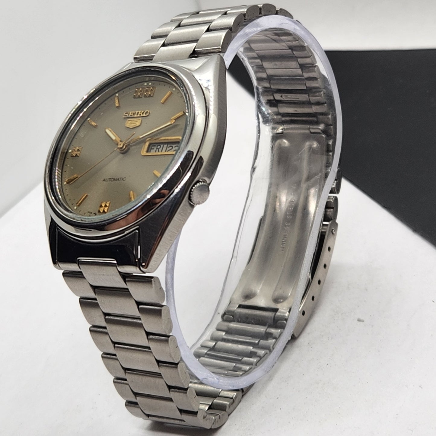 Vintage 1982 Original Seiko 5 Automatic 7009-3040 Grey Face 17 Jewels Day-Date Japanese Men's Wrist Watch EG75