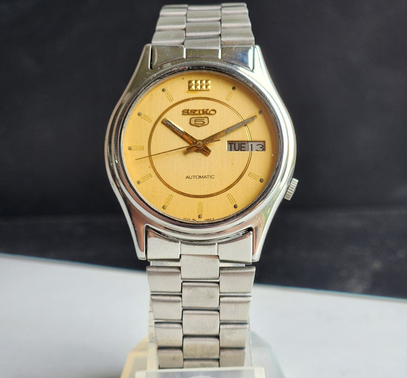 Vintage 1980 Original Seiko 5 Automatic 7009-3101 Golden Face 17 Jewels Day-Date Japanese Men's Wrist Watch EG76