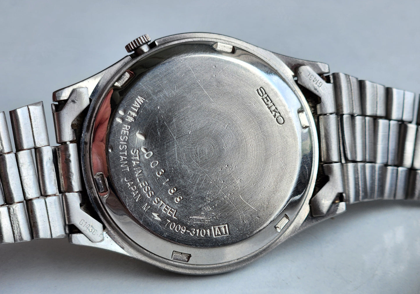 Vintage 1980 Original Seiko 5 Automatic 7009-3101 Golden Face 17 Jewels Day-Date Japanese Men's Wrist Watch EG76