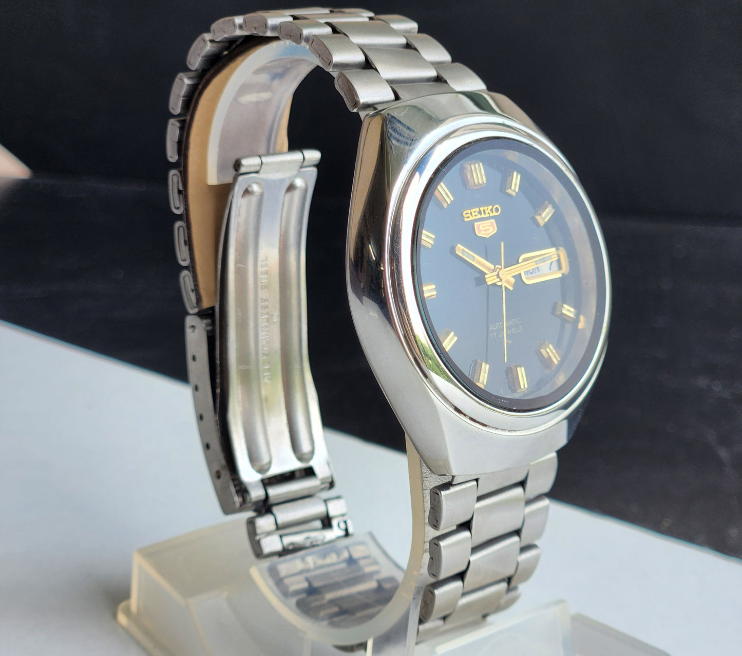 Vintage 1985 Original Seiko 5 Automatic 7009-8330 Black Face 17 Jewels Day-Date Japanese Men's Wrist Watch EG77