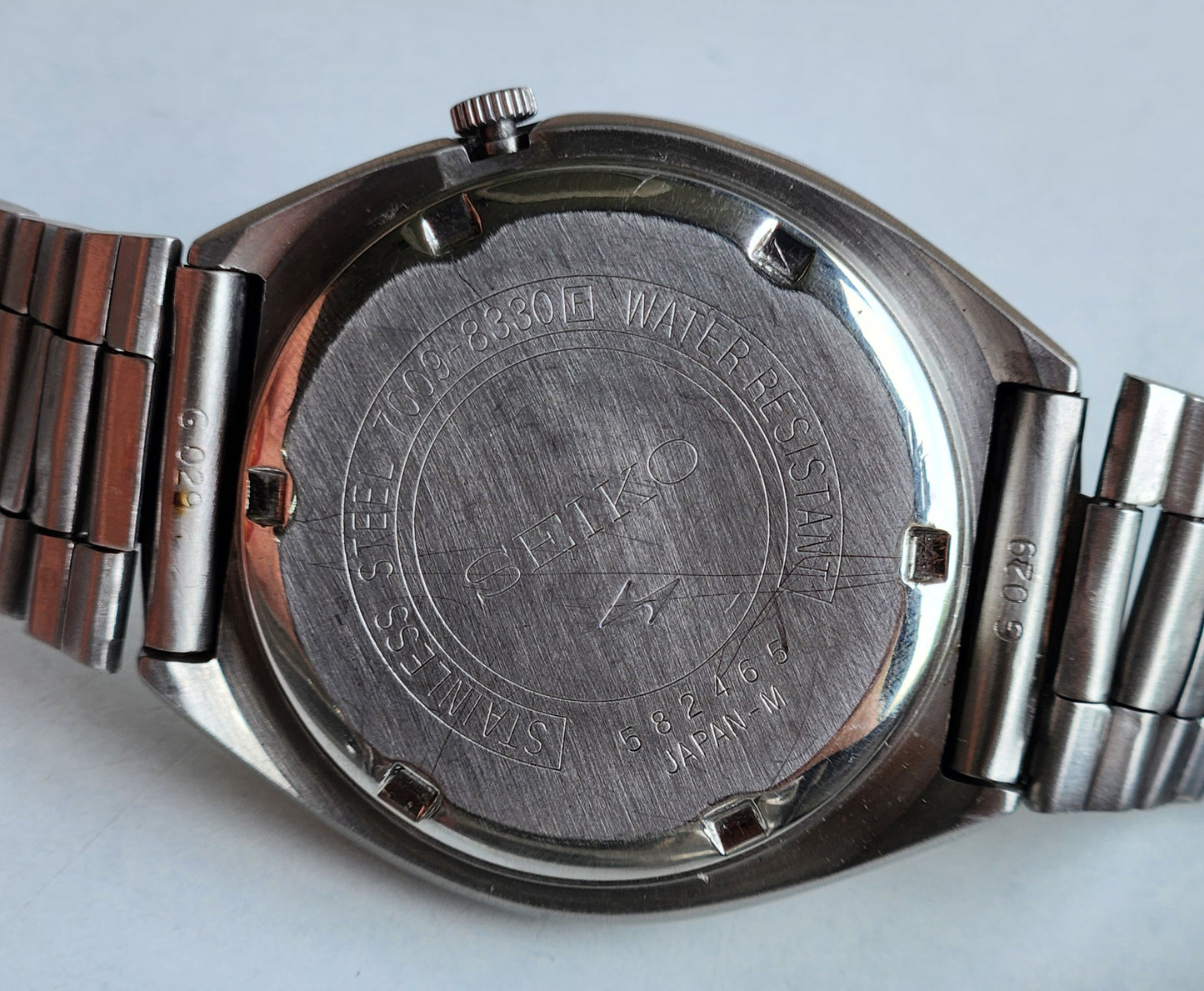 Vintage 1985 Original Seiko 5 Automatic 7009-8330 Black Face 17 Jewels Day-Date Japanese Men's Wrist Watch EG77