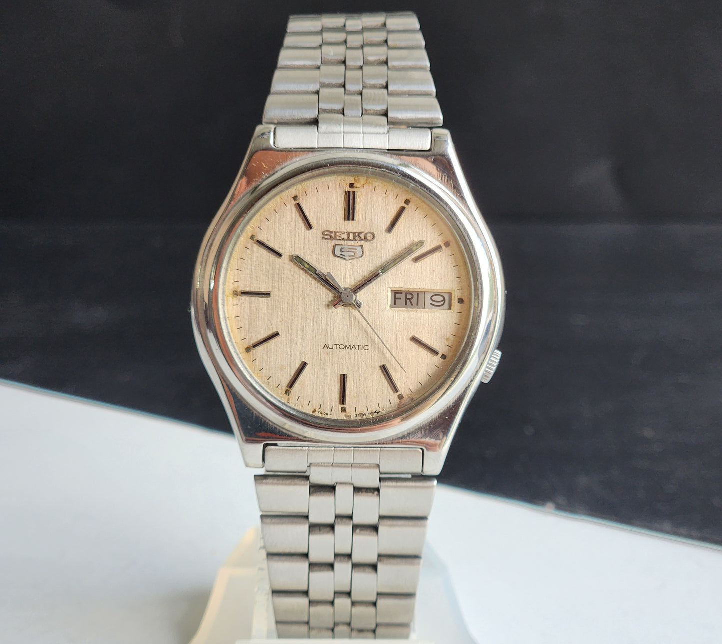 Vintage 1984 Original Seiko 5 Automatic 7009-3171 Black Face 17 Jewels Day-Date Japanese Men's Wrist Watch EG78
