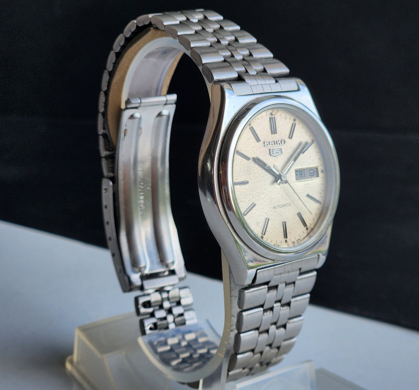 Vintage 1984 Original Seiko 5 Automatic 7009-3171 Black Face 17 Jewels Day-Date Japanese Men's Wrist Watch EG78