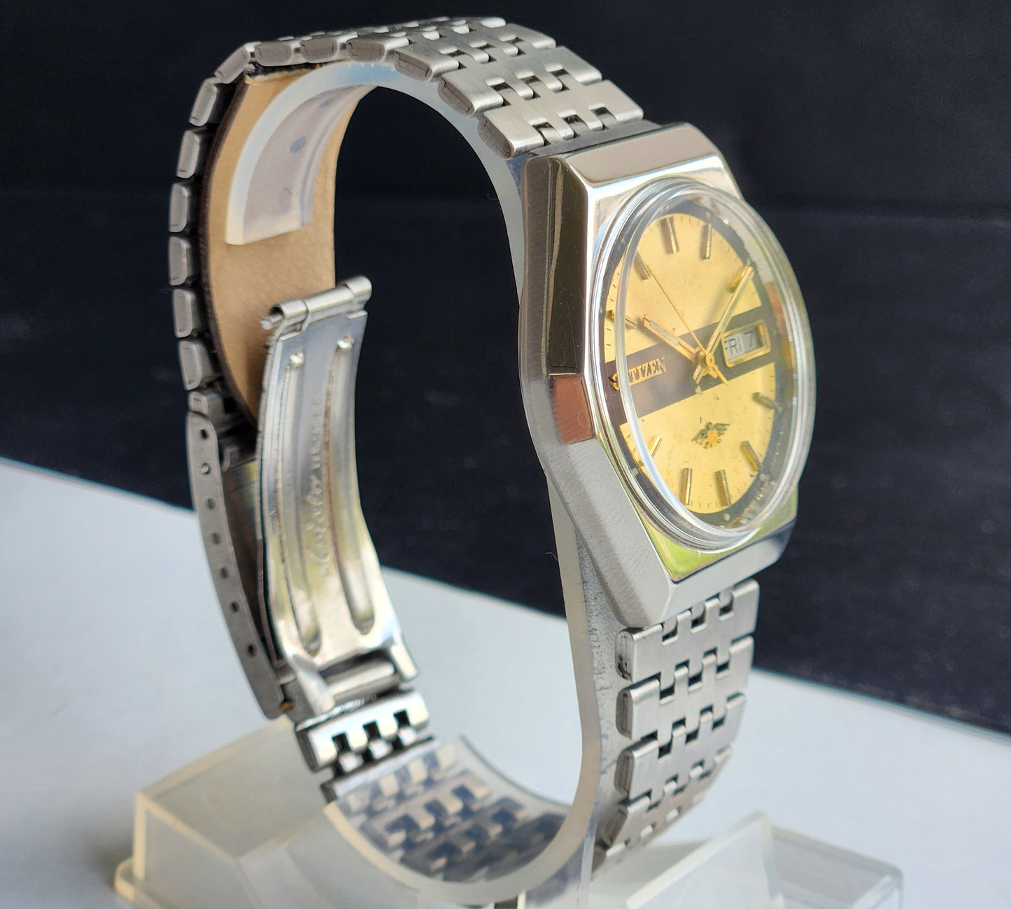 Vintage 1984 Original Citizen Automatic 8200 Golden Face 21 Jewels Day-Date Japanese Men's Wrist Watch EG85
