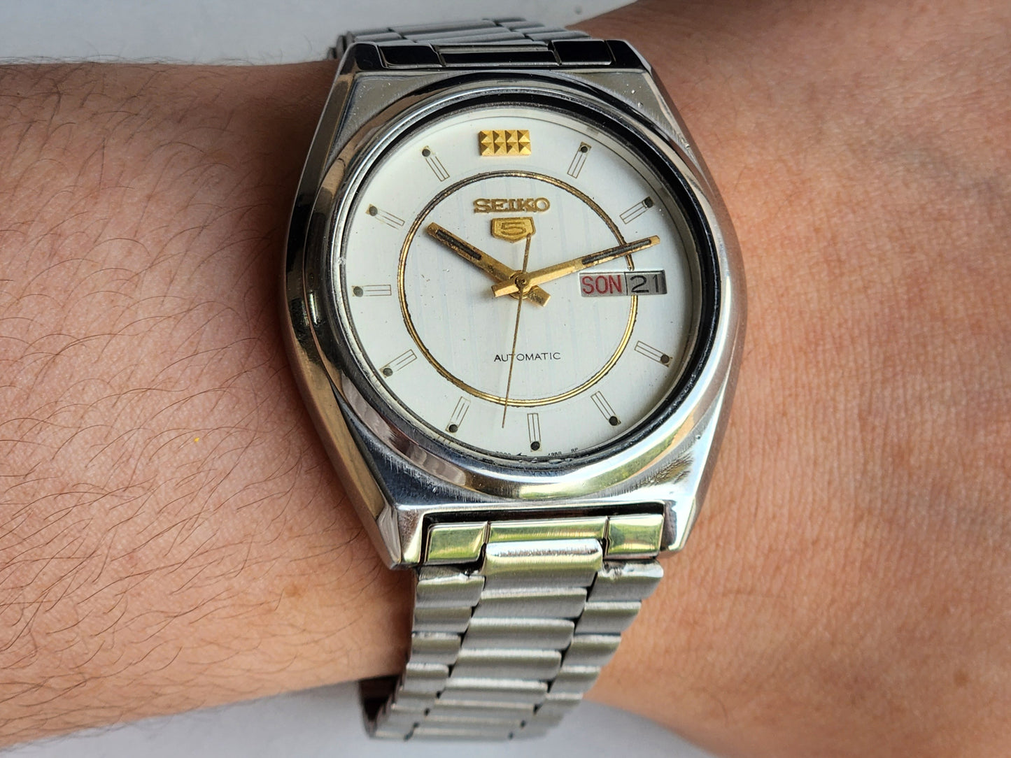 Vintage 1980 Original Seiko 5 Automatic 7009-876A White Face 17 Jewels Day-Date Japanese Men's Wrist Watch EG79