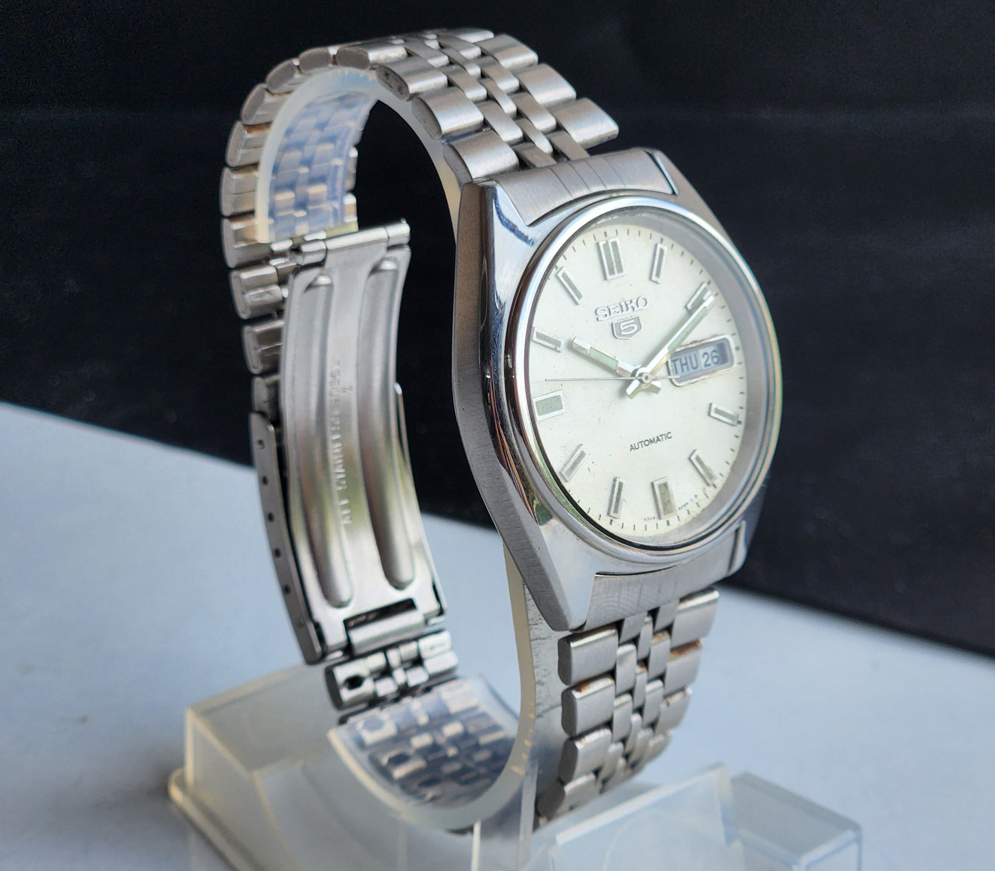 Vintage 1982 Original Seiko 5 Automatic 6309-8840 White Face 17 Jewels Day-Date Japanese Men's Wrist Watch EG84