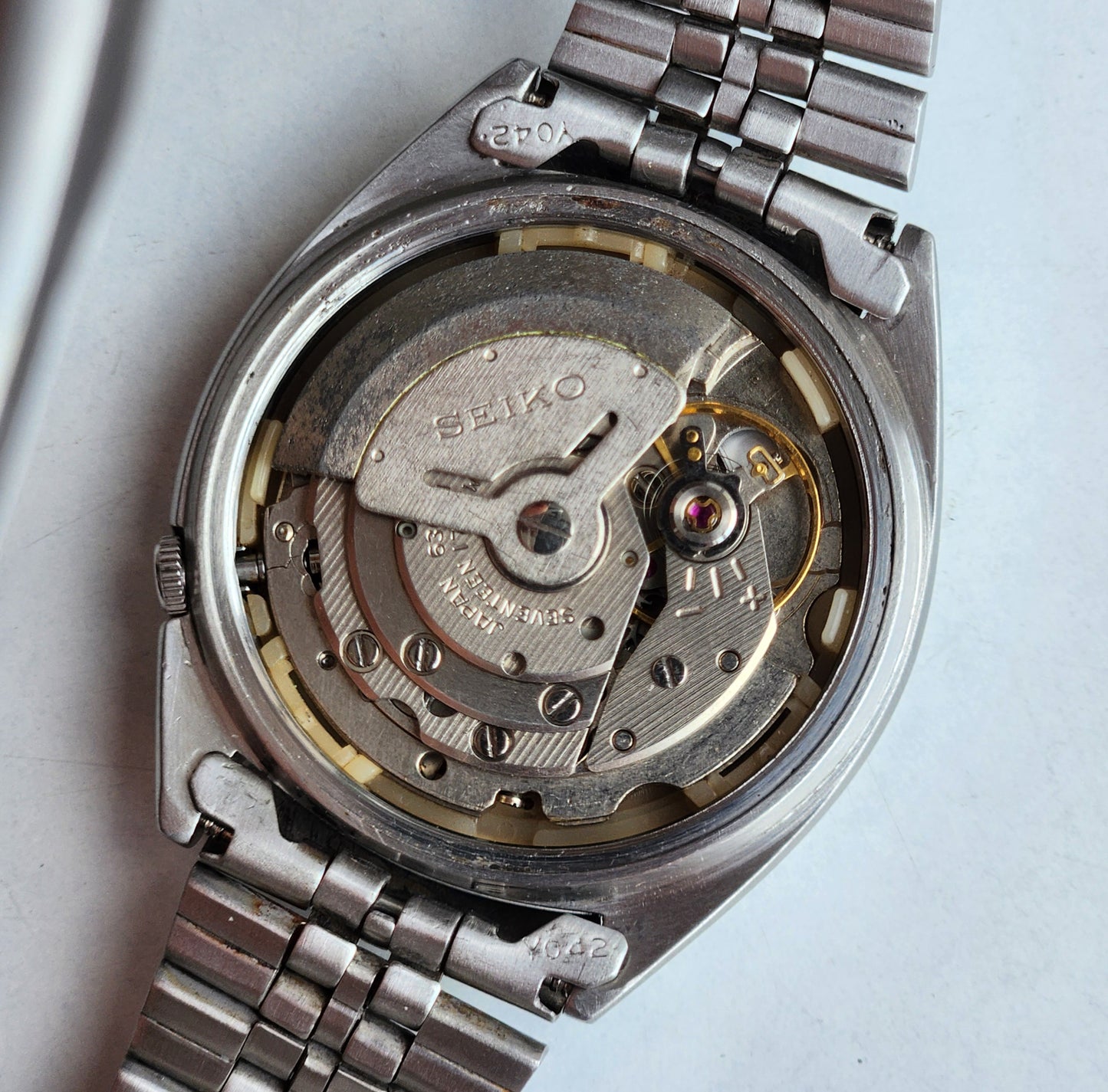 Vintage 1982 Original Seiko 5 Automatic 6309-8840 White Face 17 Jewels Day-Date Japanese Men's Wrist Watch EG84
