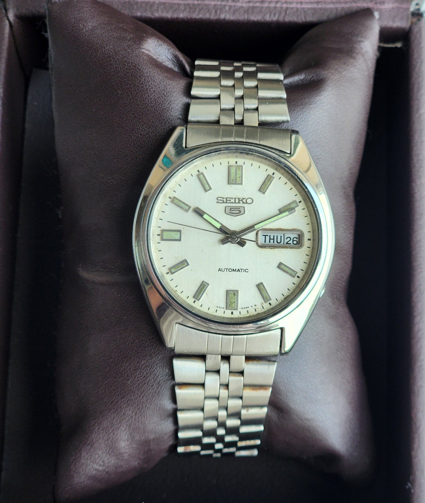 Vintage 1982 Original Seiko 5 Automatic 6309-8840 White Face 17 Jewels Day-Date Japanese Men's Wrist Watch EG84