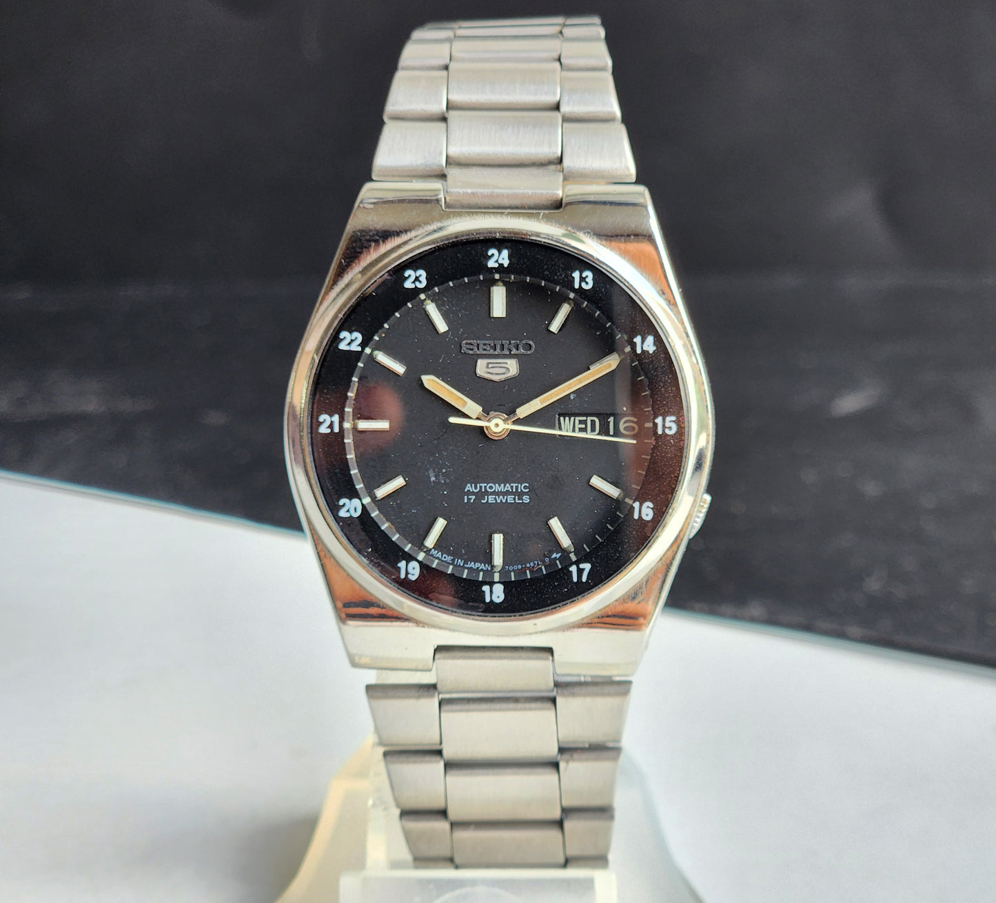 Vintage 1984 Original Seiko 5 Automatic 7009-3161 Black Face 17 Jewels Day-Date Japanese Men's Wrist Watch EG80