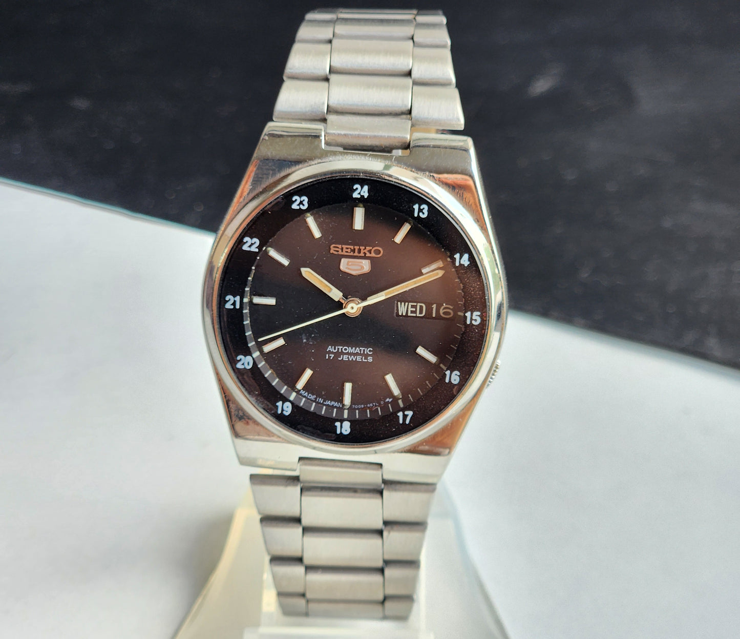 Vintage 1984 Original Seiko 5 Automatic 7009-3161 Black Face 17 Jewels Day-Date Japanese Men's Wrist Watch EG80