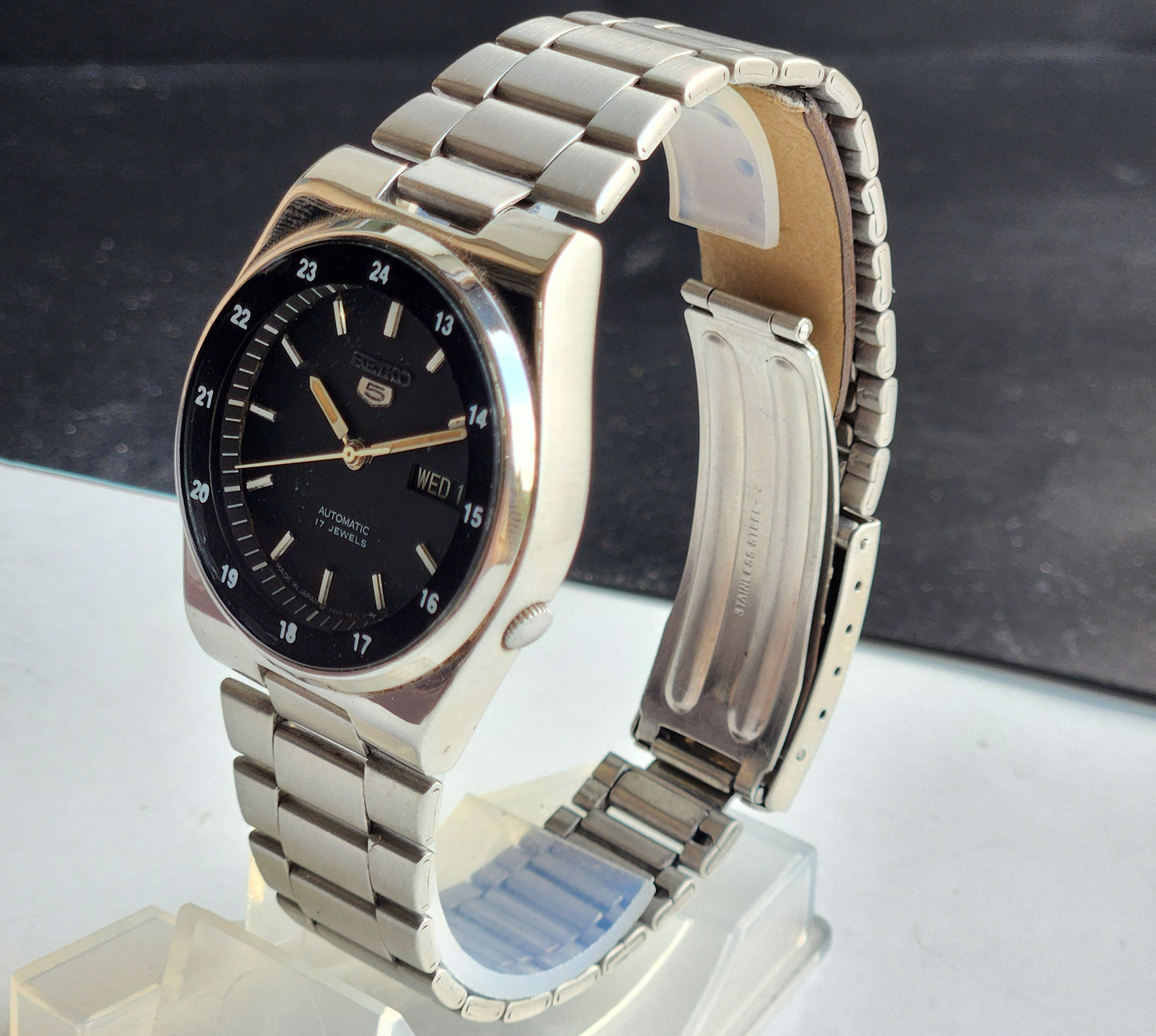 Vintage 1984 Original Seiko 5 Automatic 7009-3161 Black Face 17 Jewels Day-Date Japanese Men's Wrist Watch EG80