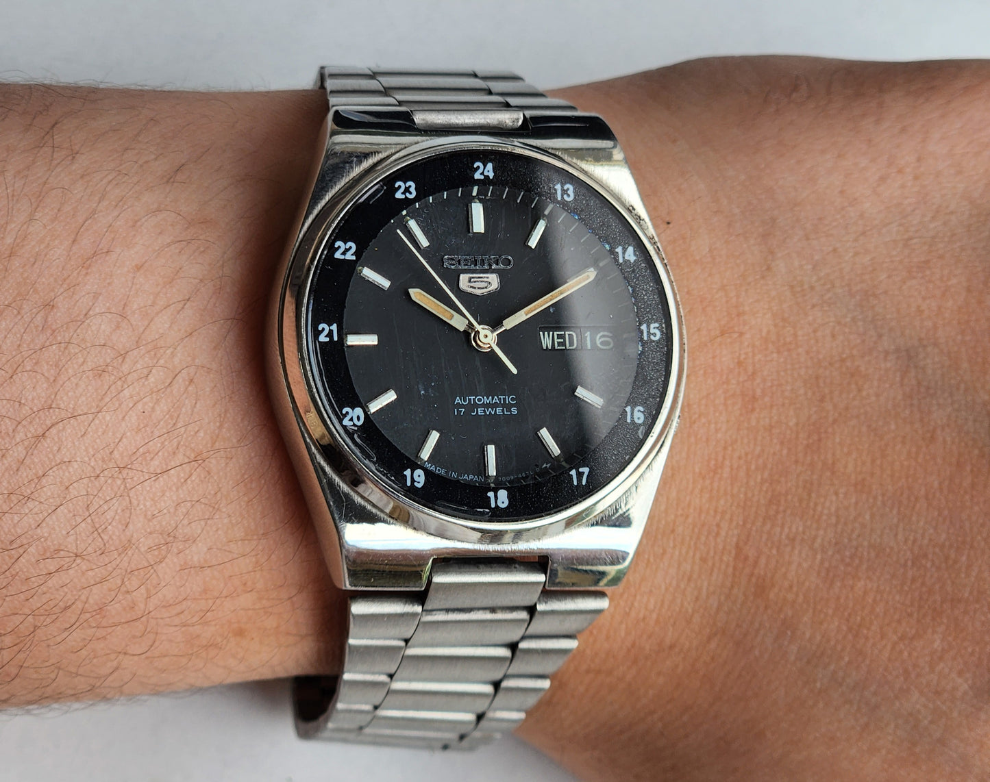 Vintage 1984 Original Seiko 5 Automatic 7009-3161 Black Face 17 Jewels Day-Date Japanese Men's Wrist Watch EG80