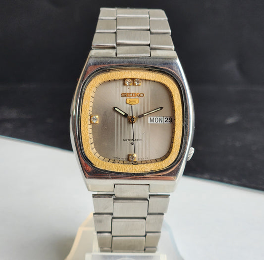 Vintage 1979 Original Seiko 5 Automatic 6309-5180 Grey Face 17 Jewels Day-Date Japanese Men's Wrist Watch EG81