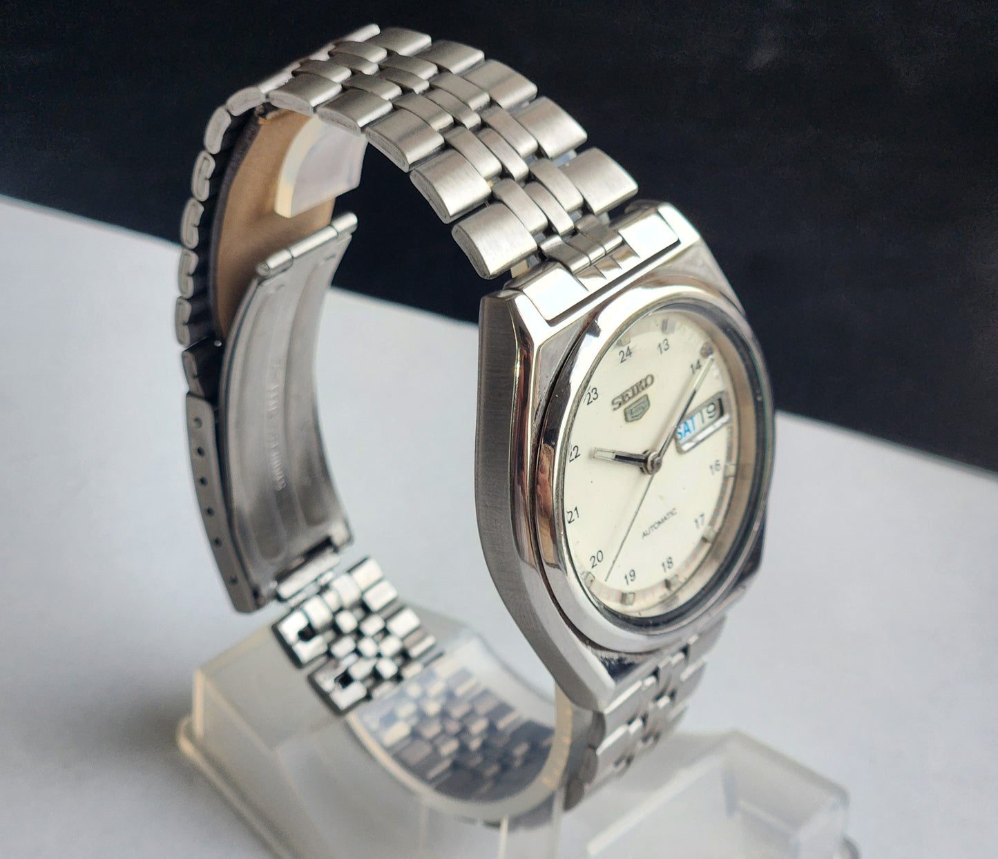 Vintage 1997 Original Seiko 5 Automatic 7S26-8760 White Face 21 Jewels Day-Date Japanese Men's Wrist Watch EG87