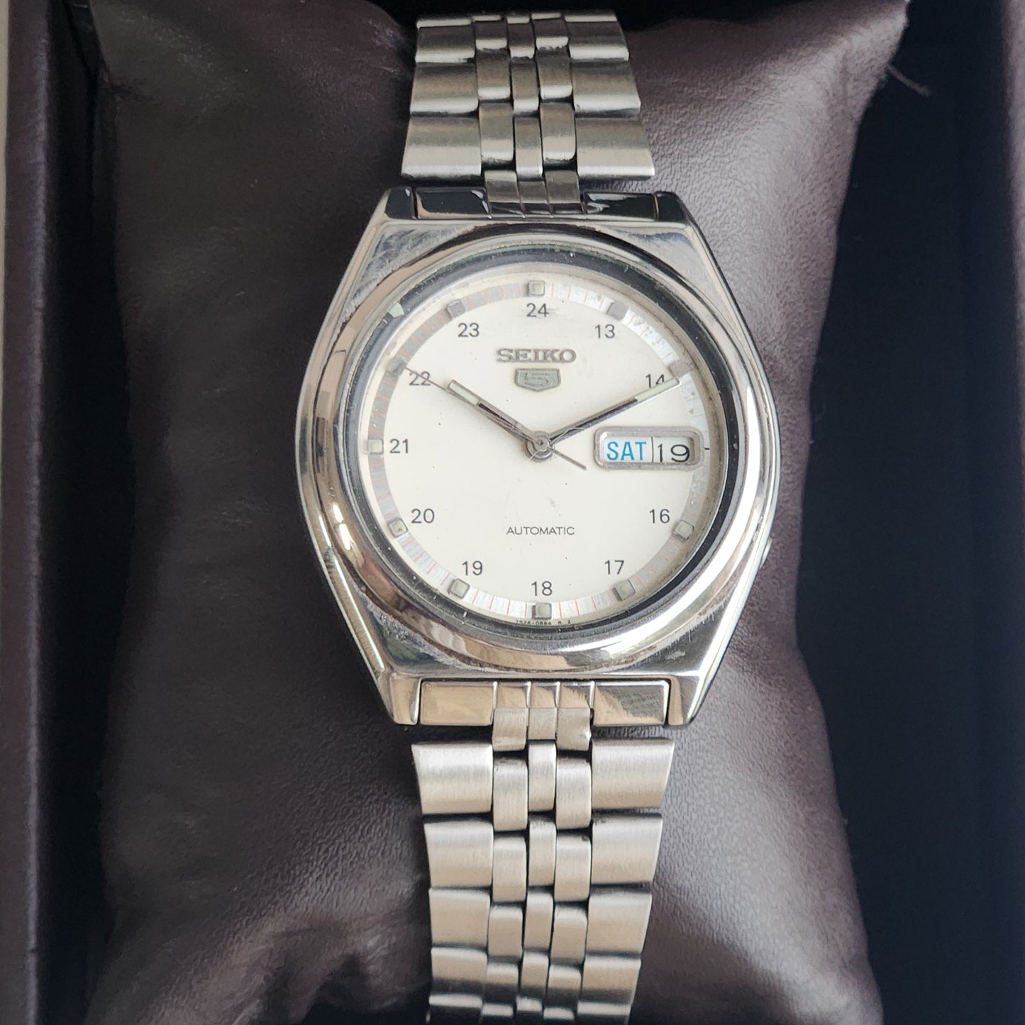 Vintage 1997 Original Seiko 5 Automatic 7S26-8760 White Face 21 Jewels Day-Date Japanese Men's Wrist Watch EG87