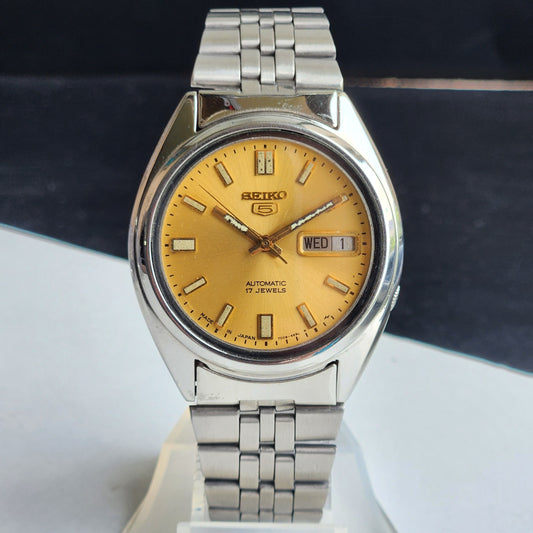 Vintage 1985 Original Seiko 5 Automatic 7009-8740 Golden Face 17 Jewels Day-Date Japanese Men's Wrist Watch EG93