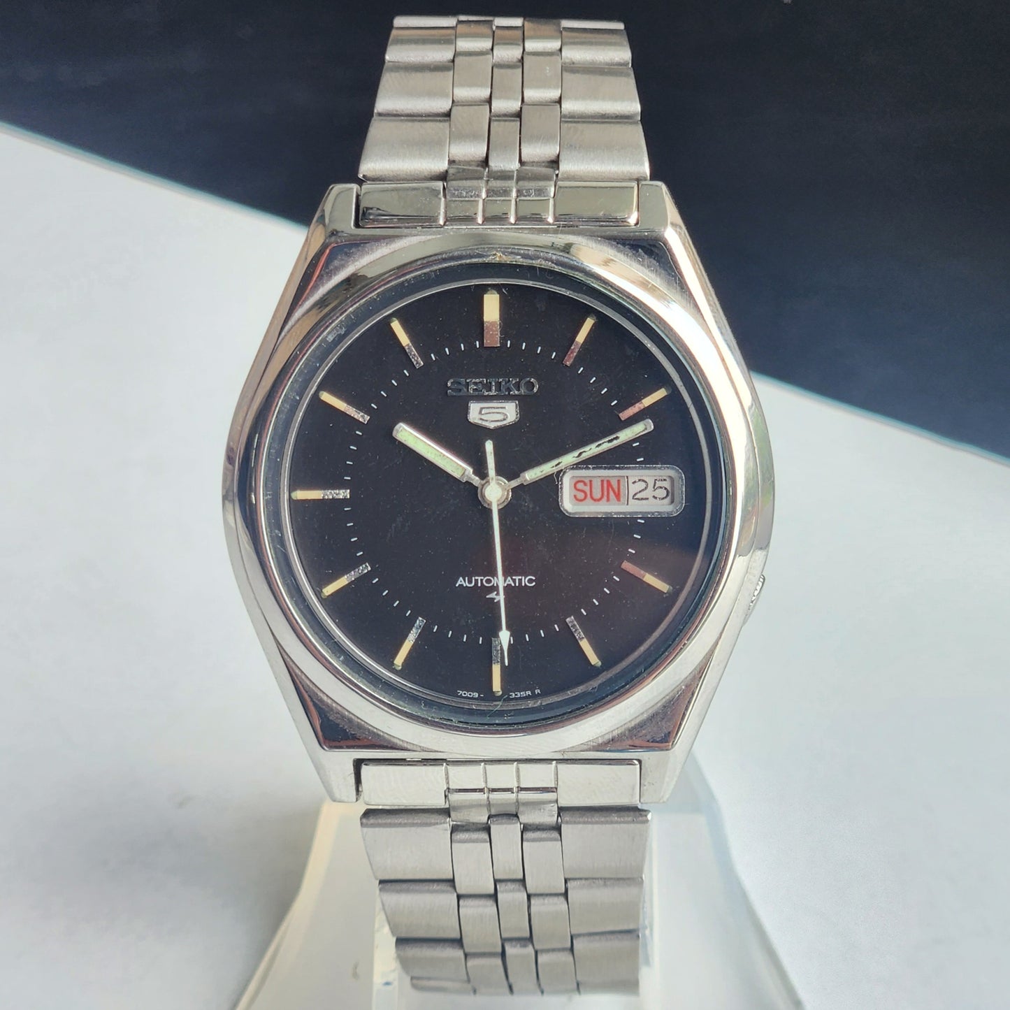Vintage 1976 Original Seiko 5 Automatic 7009-3040 Black Face 17 Jewels Day-Date Japanese Men's Wrist Watch EG94